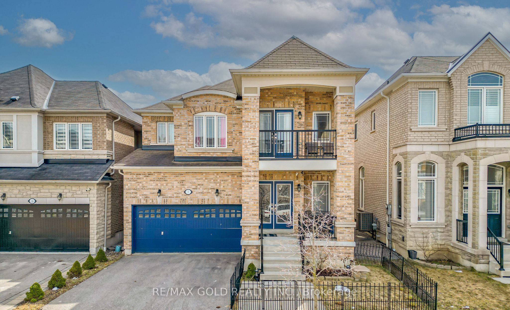 7 Bellotti Crescent, Ajax, ON L1Z 0M2 photo 2