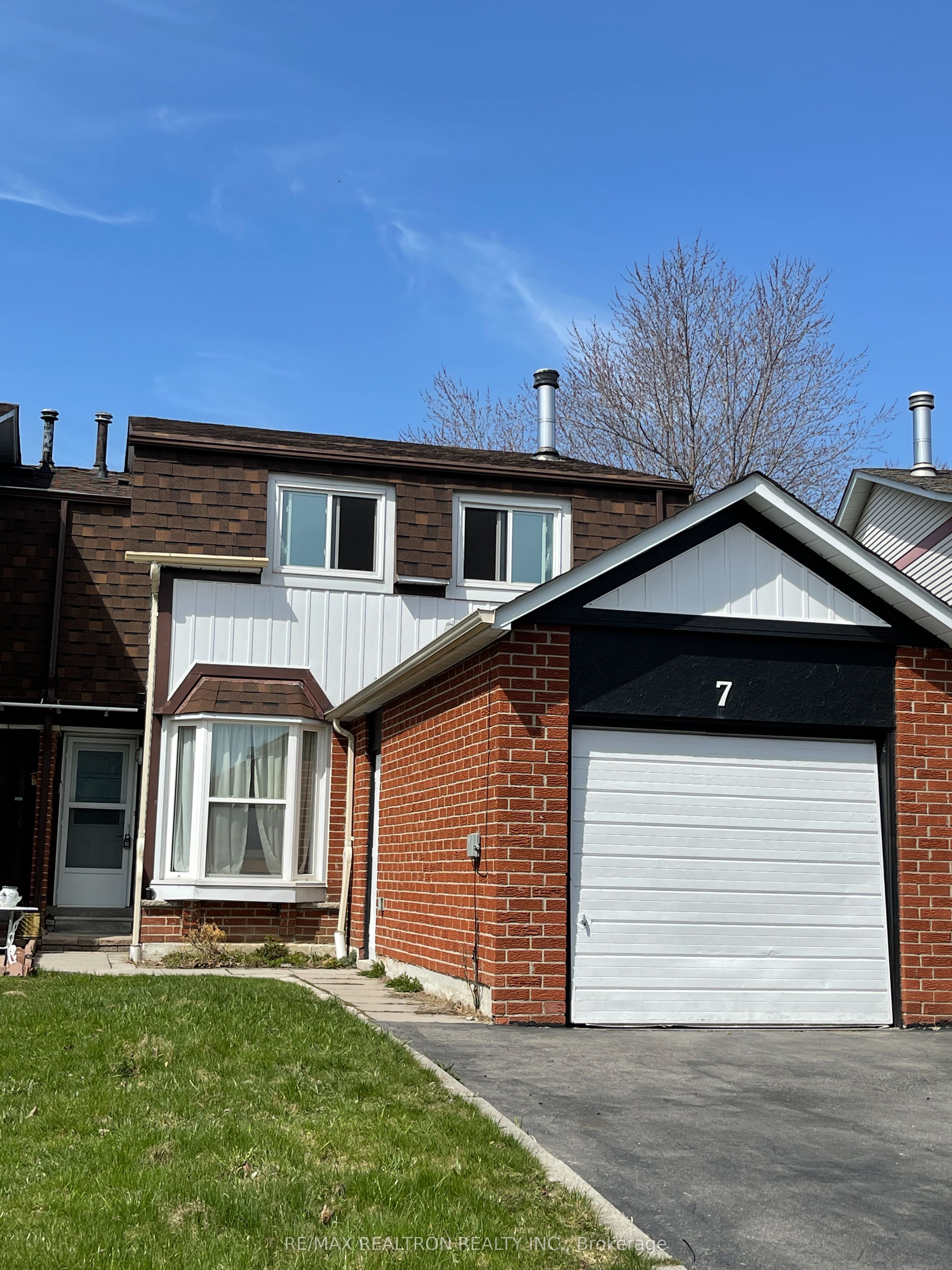 7 Barnwell Drive, Toronto, ON M1V 1Y7