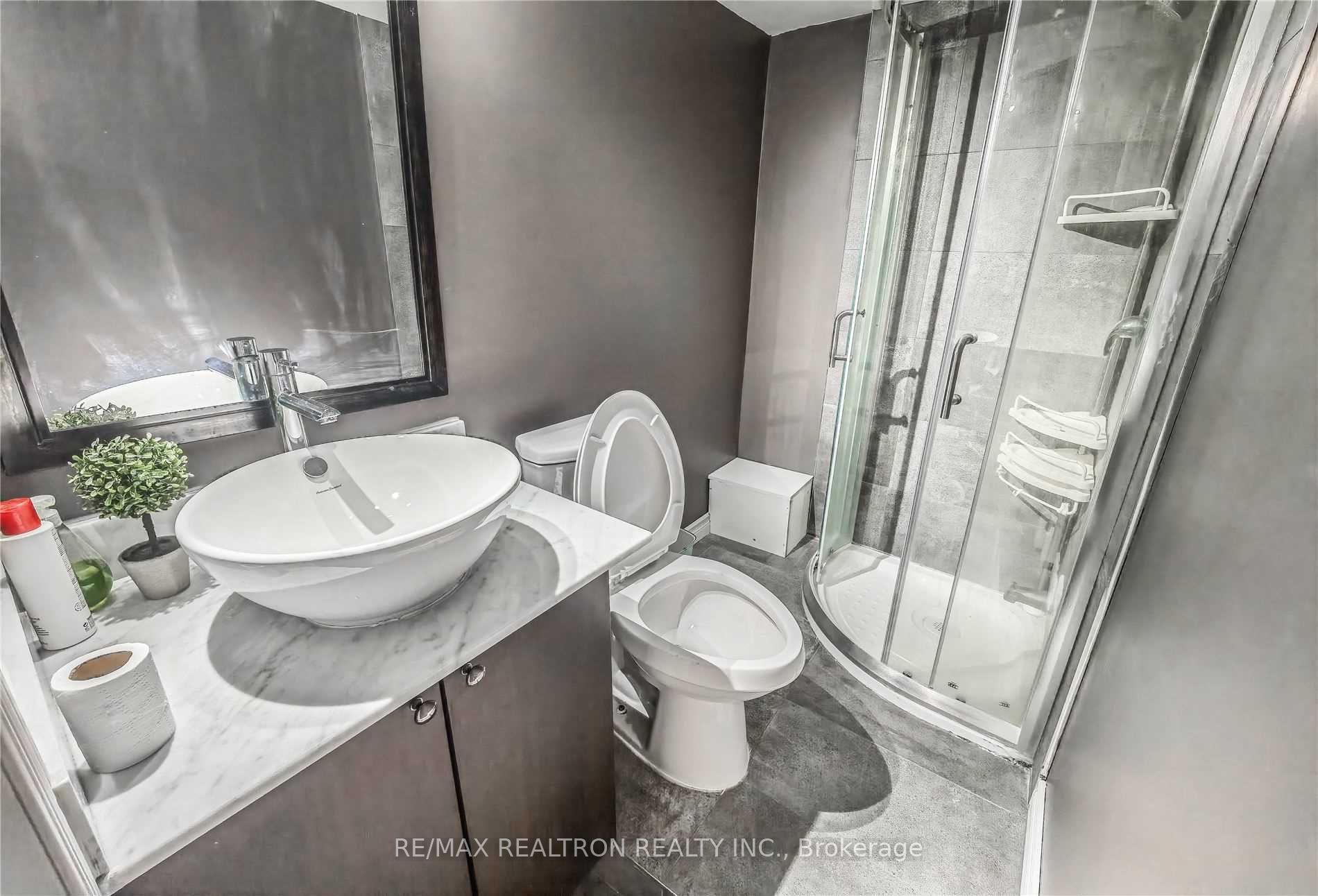 7 Barnwell Drive, Toronto, ON M1V 1Y7 photo 4