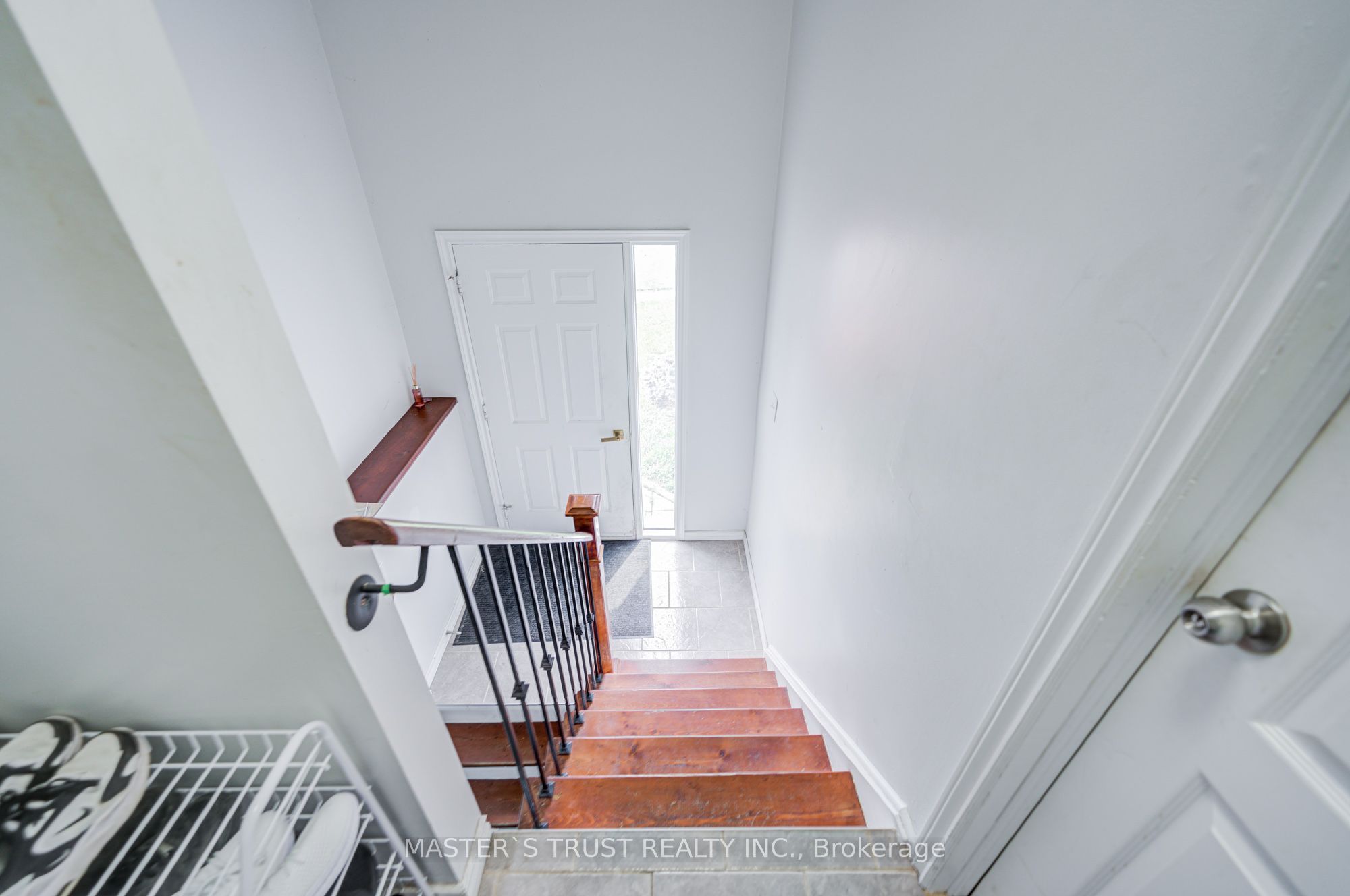 1179 Simcoe Street S Unit 2, Oshawa, ON L1H 4M1 photo 4
