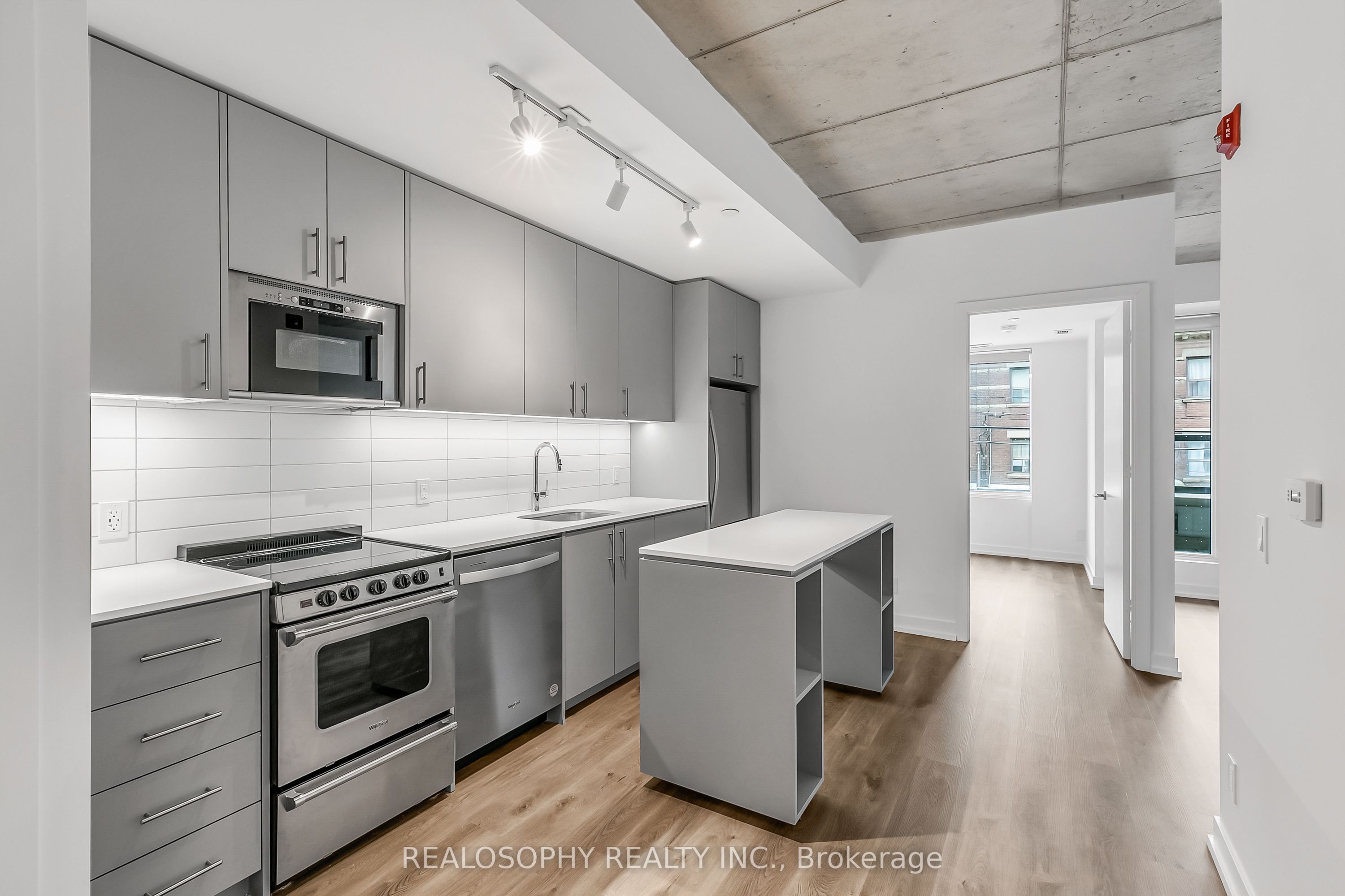 115 Larchmount Avenue 308, Toronto, ON M4M 2Y6 photo 2