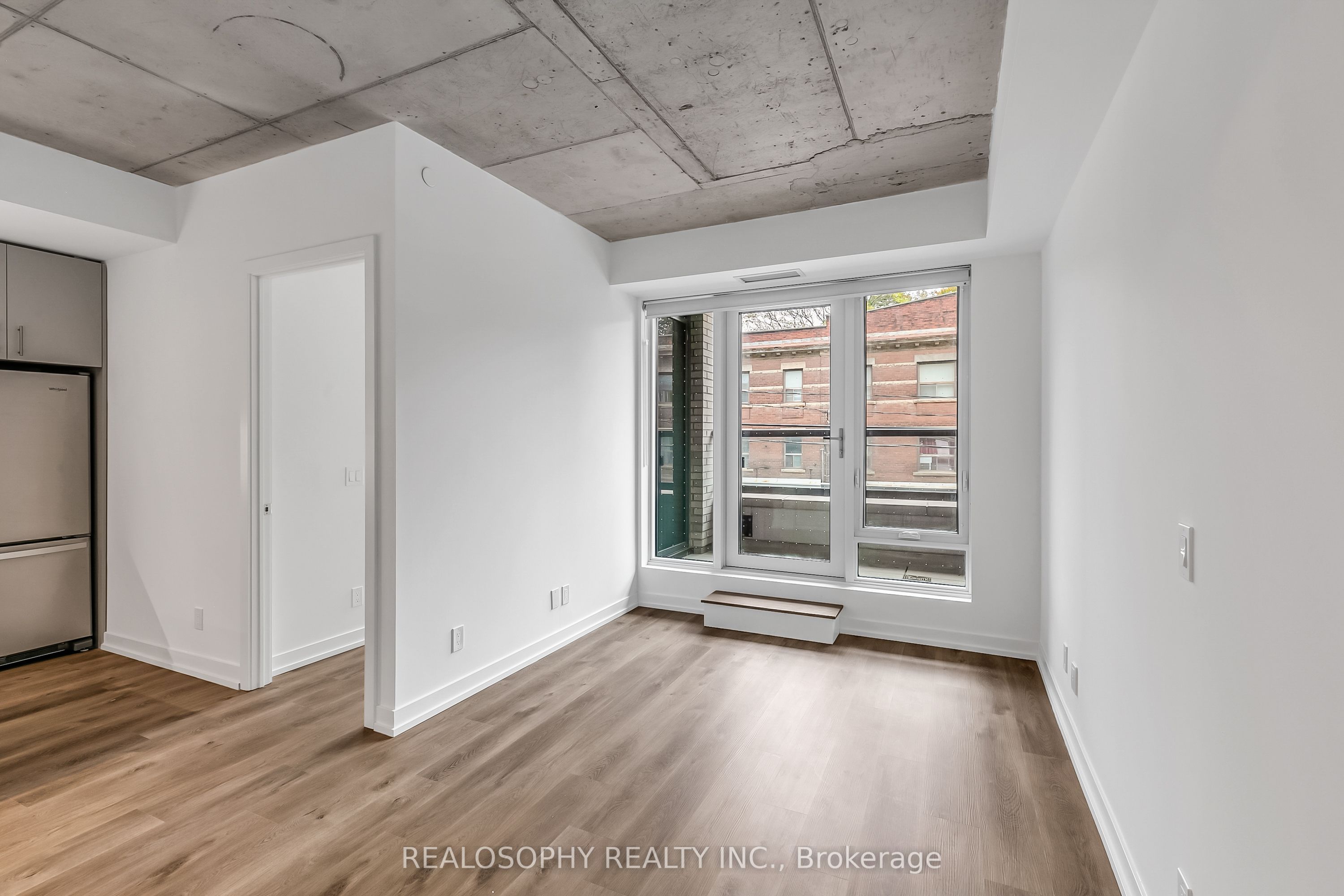 115 Larchmount Avenue 308, Toronto, ON M4M 2Y6 photo 4