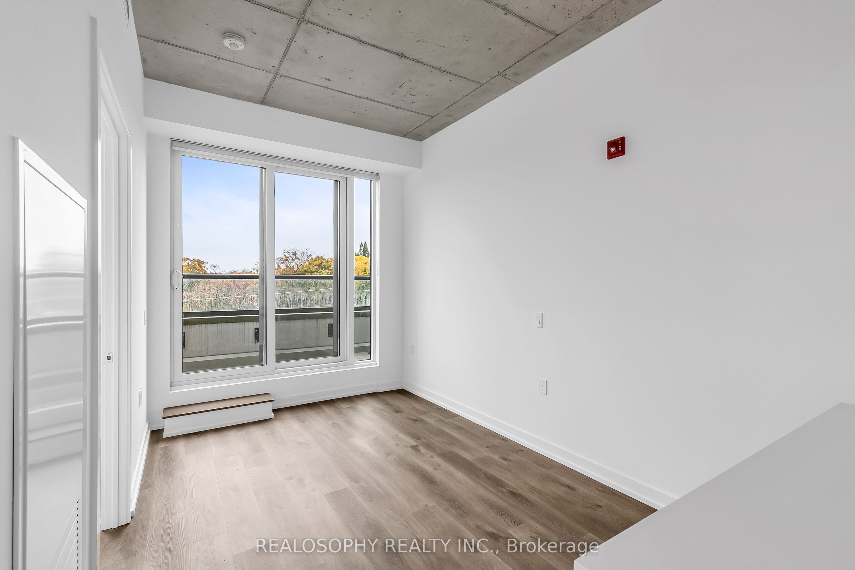 115 Larchmount Avenue 504, Toronto, ON M4M 2Y6 photo 2