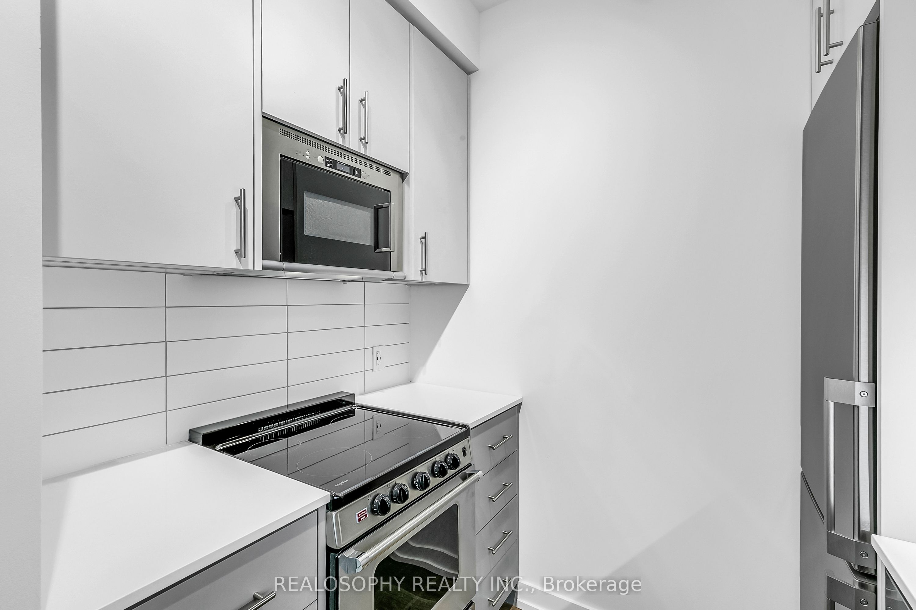 115 Larchmount Avenue 504, Toronto, ON M4M 2Y6 photo 4