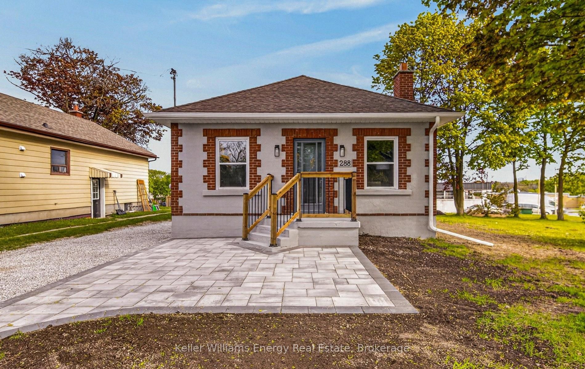 288 Hillside Avenue, Oshawa, ON L1J 1T3