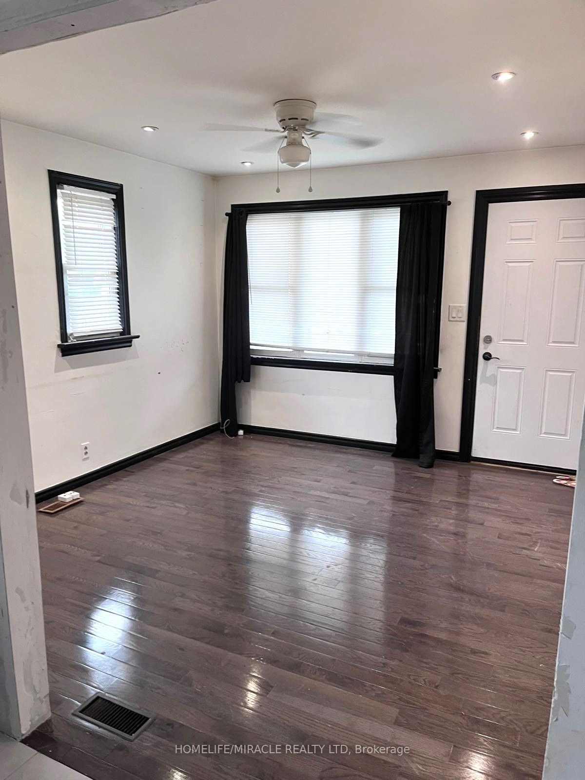 373 Drew Street E, Oshawa, ON L1H 5B4 photo 3
