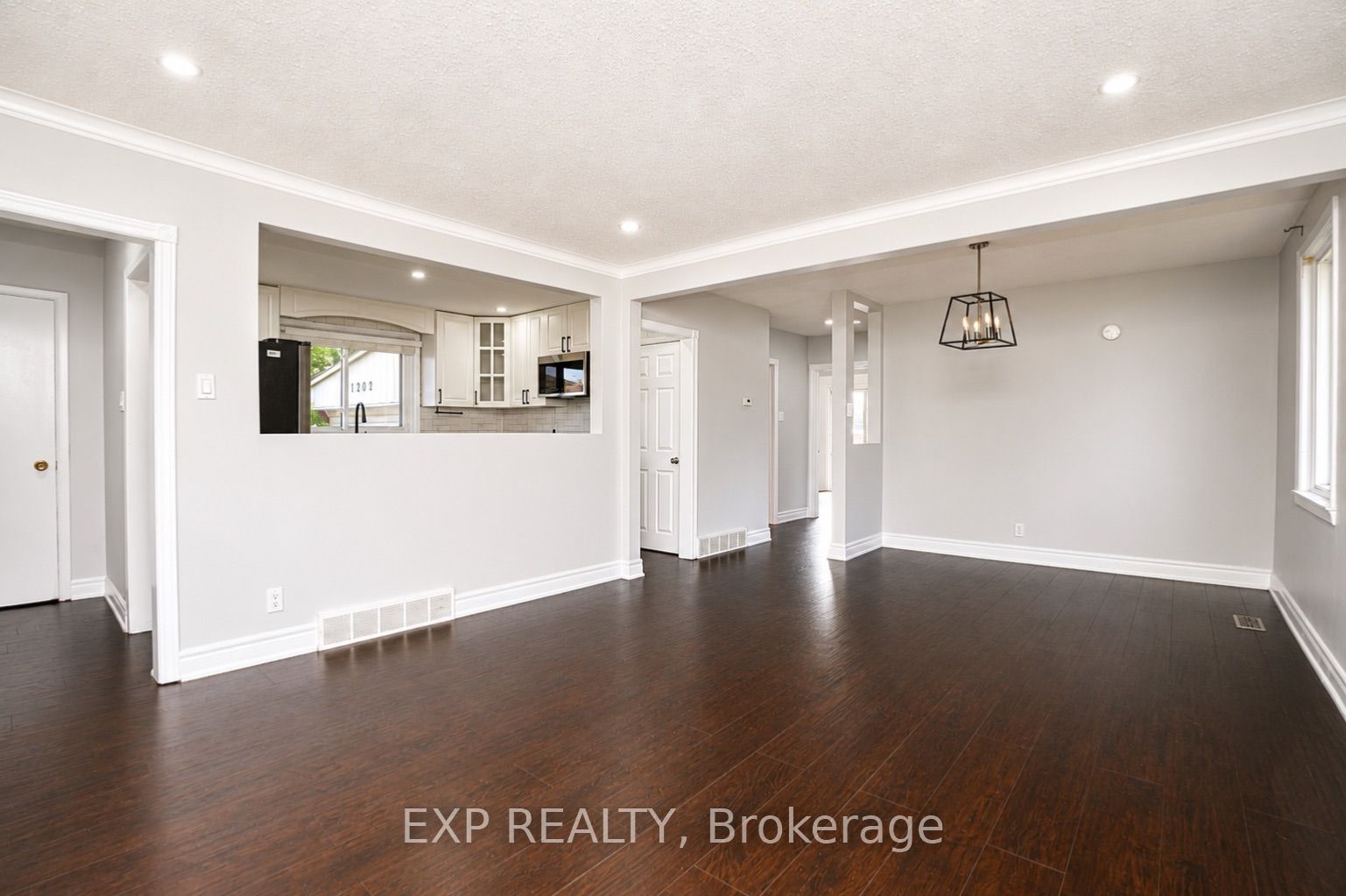 1202 Sun Valley Court, Oshawa, ON L1J 3N2 photo 4