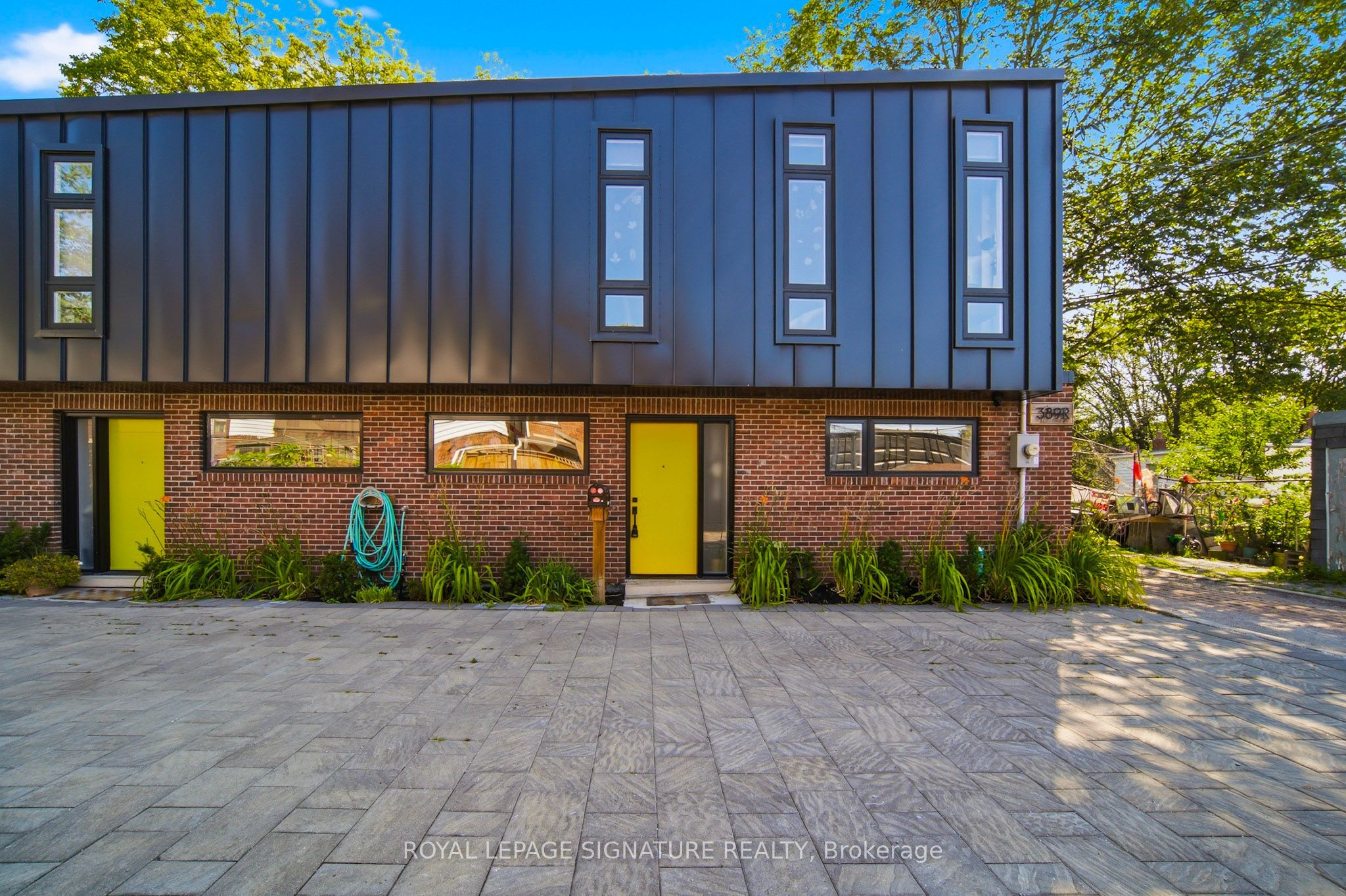 389R Leslie Street South Unit, Toronto, ON M4M 3E3