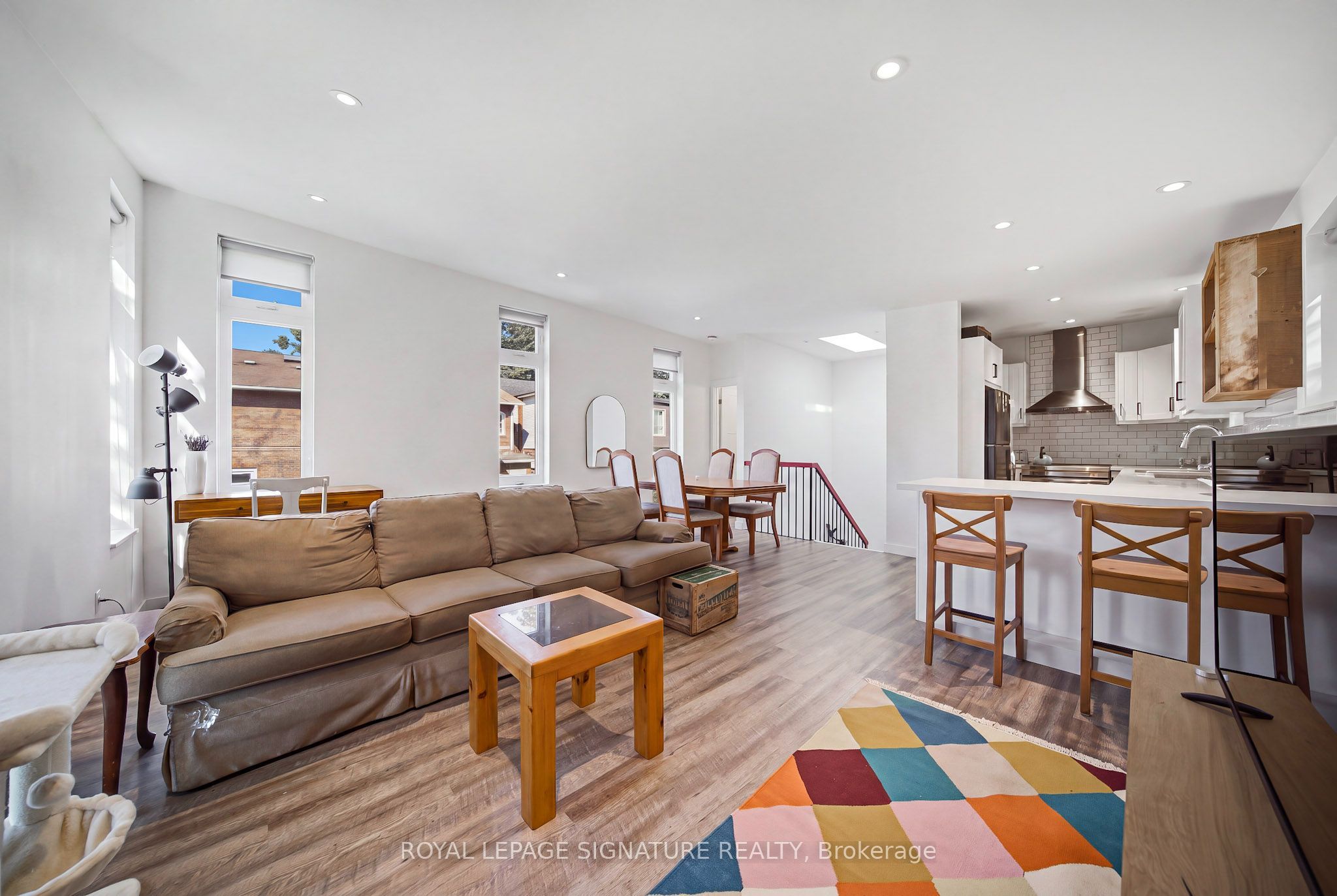 389R Leslie Street South Unit, Toronto, ON M4M 3E3 photo 3