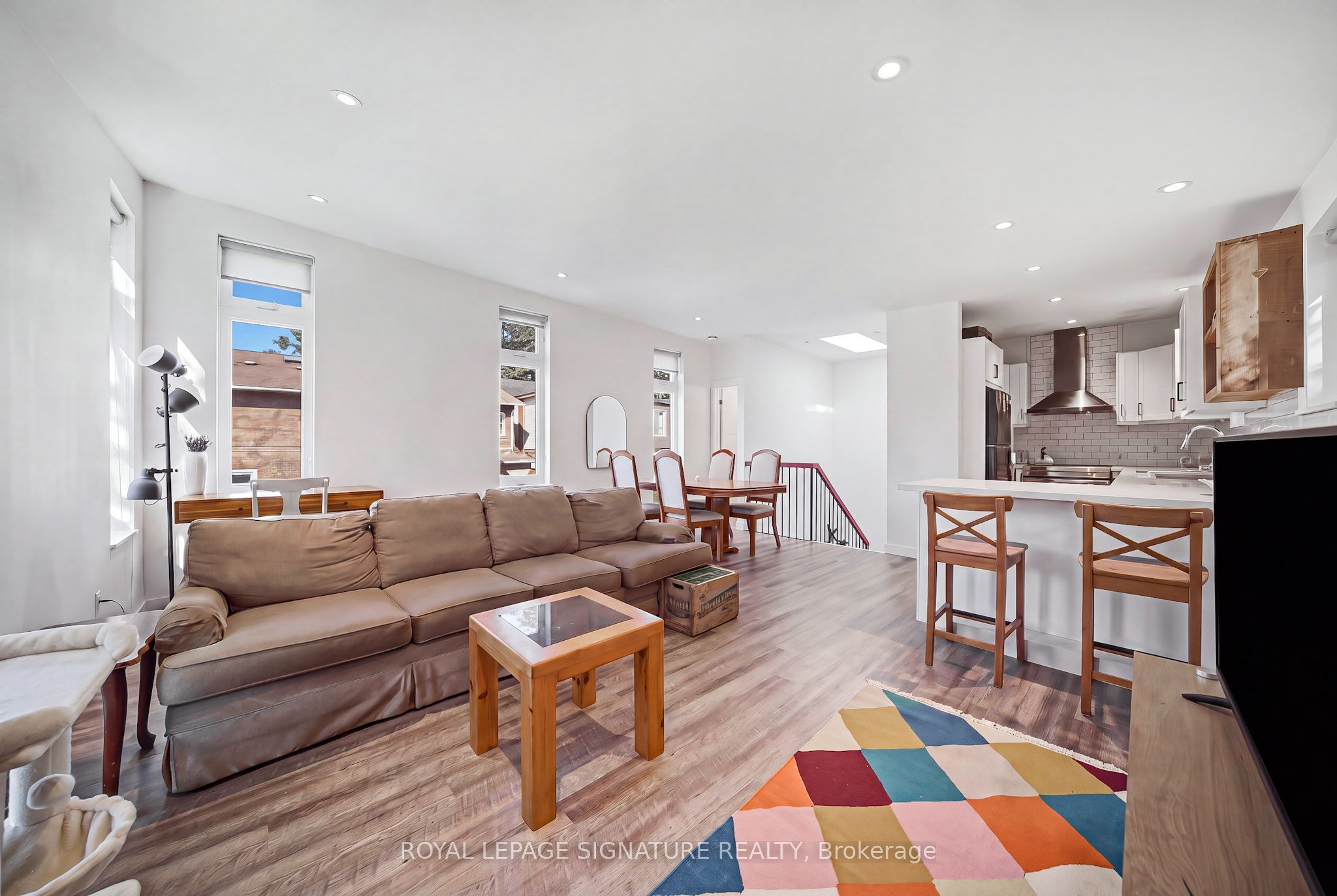 389R Leslie Street South Unit, Toronto, ON M4M 3E3 photo 4