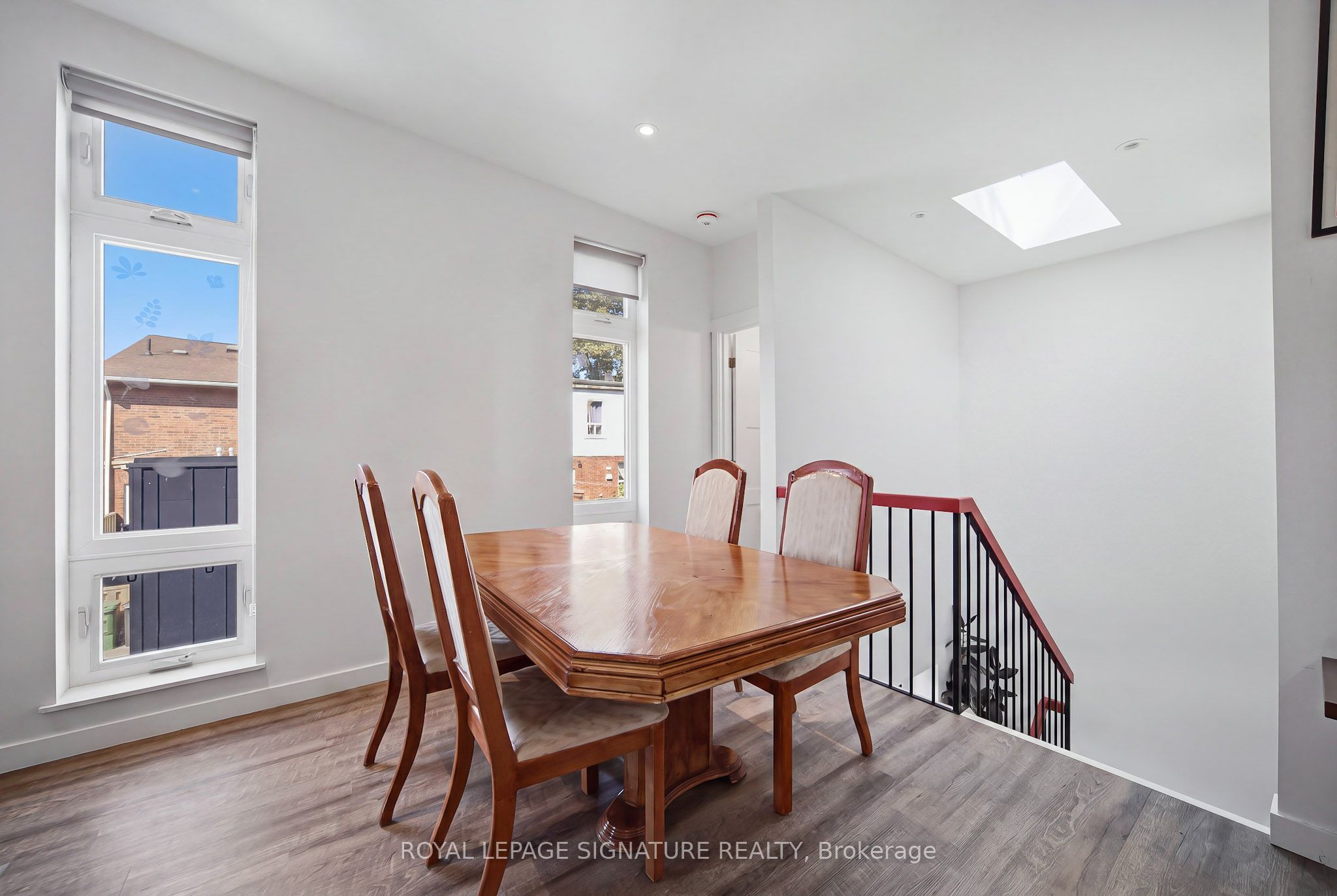 389R Leslie Street South Unit, Toronto, ON M4M 3E3 photo 5