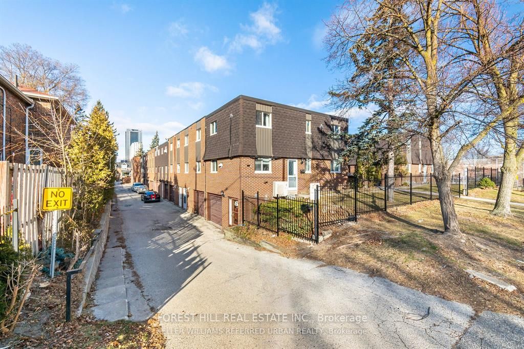 50 Coleman Avenue #19, Toronto, ON M4C 1P7 photo 2