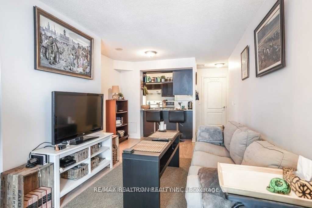 60 Town Centre Court 315, Toronto, ON M1P 0B1 photo 3