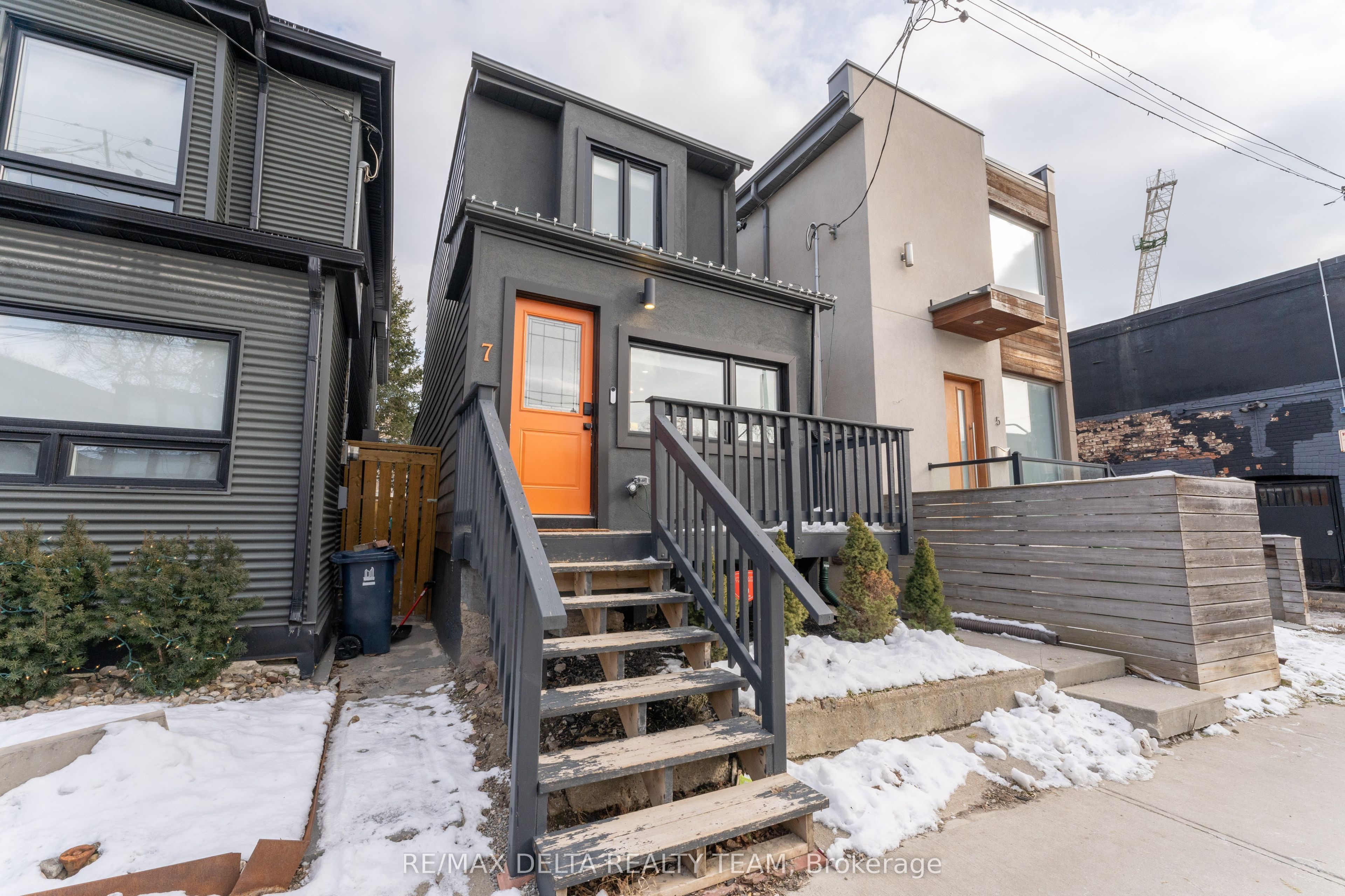 7 Craven Road, Toronto, ON M4L 2Z4