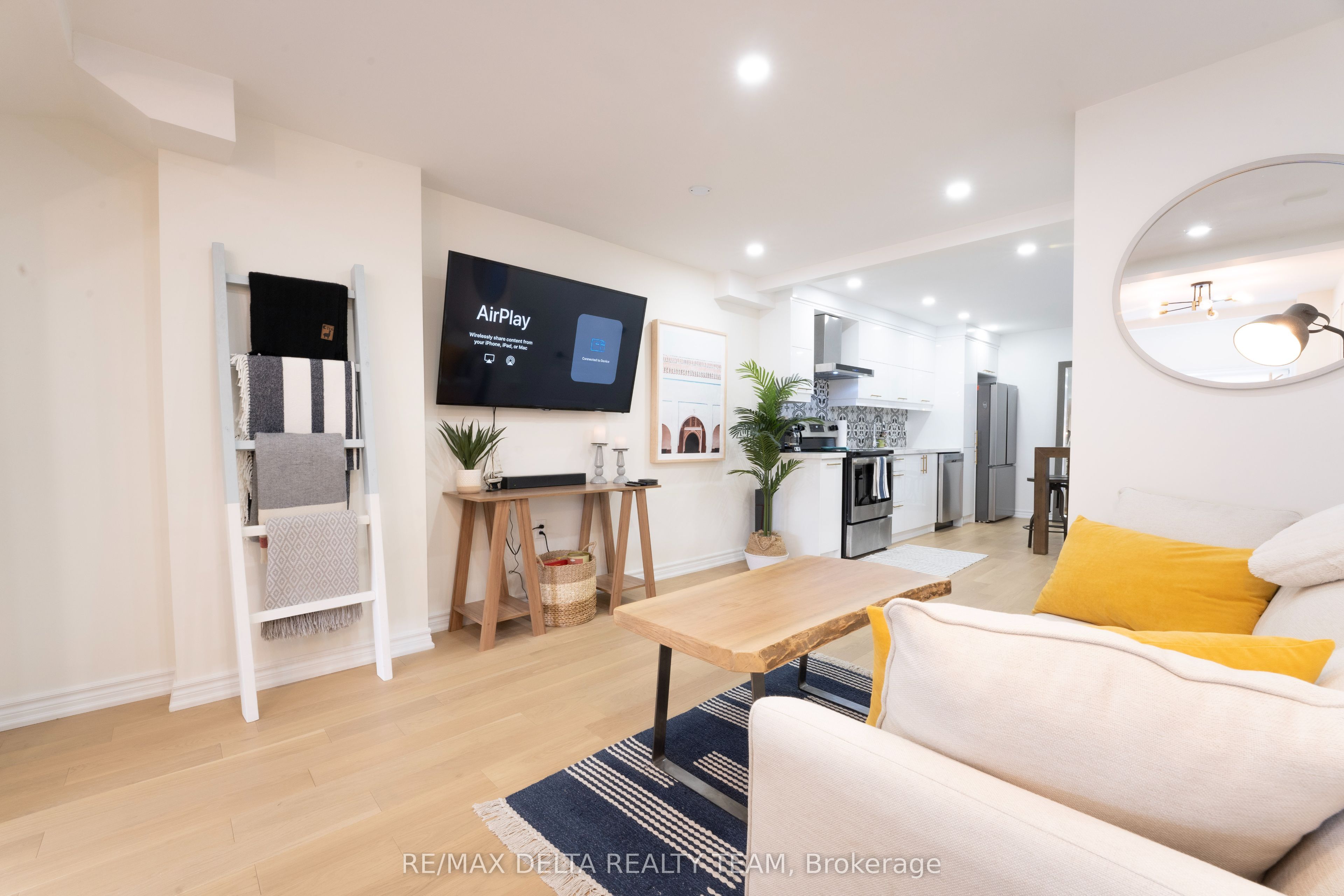 7 Craven Road, Toronto, ON M4L 2Z4 photo 5