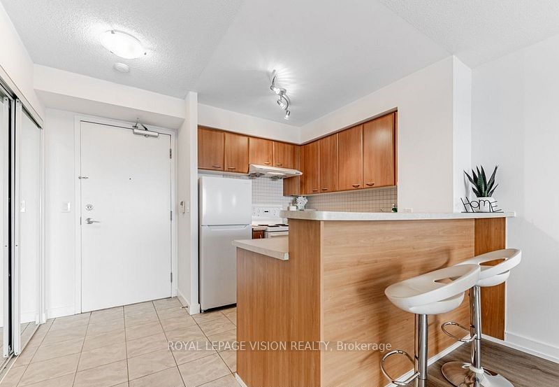 38 Lee Centre Drive 3308, Toronto, ON M1H 3J7 photo 5