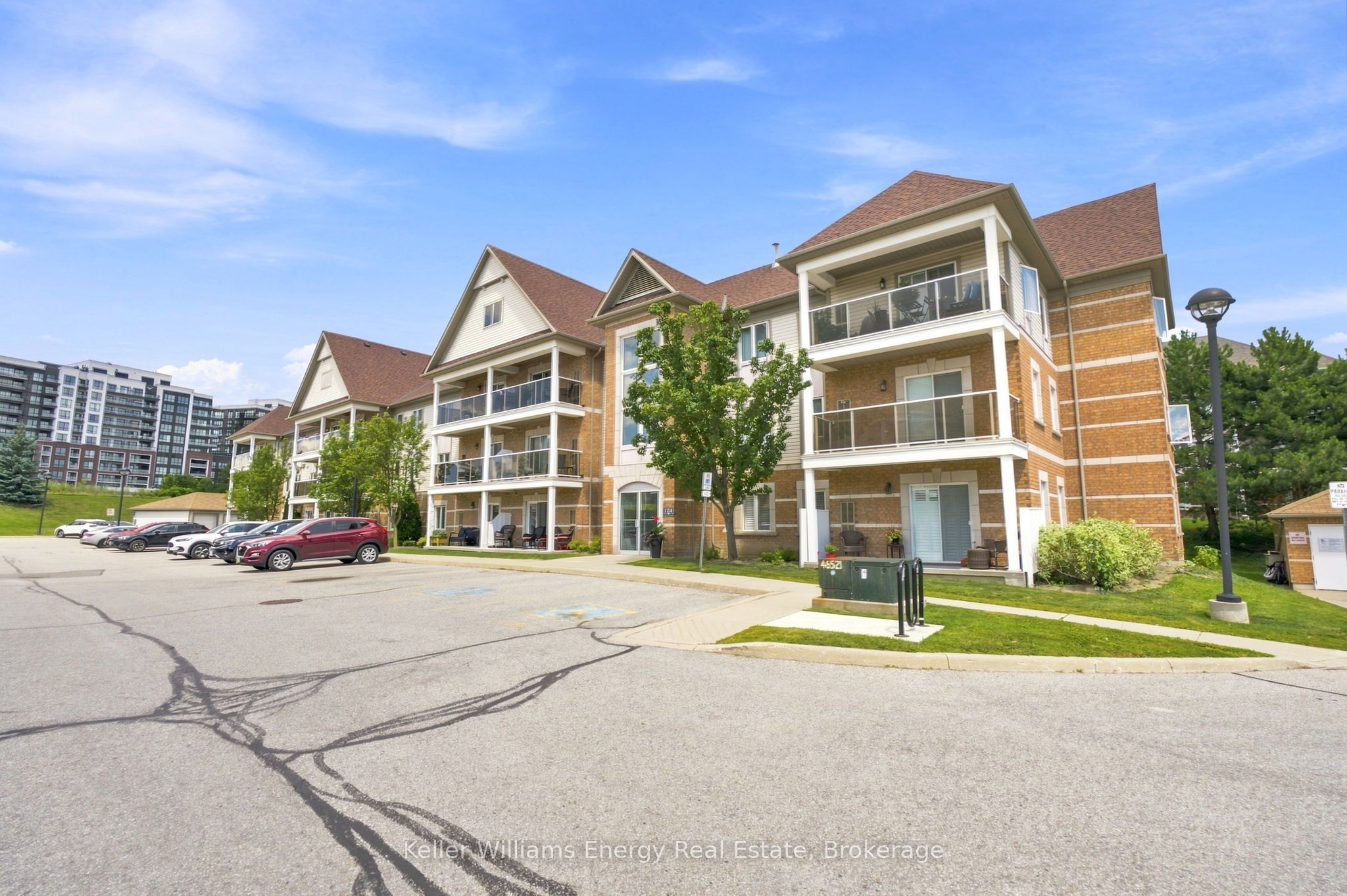 124 Aspen Springs Drive 204, Clarington, ON L1C 0G8 photo 5