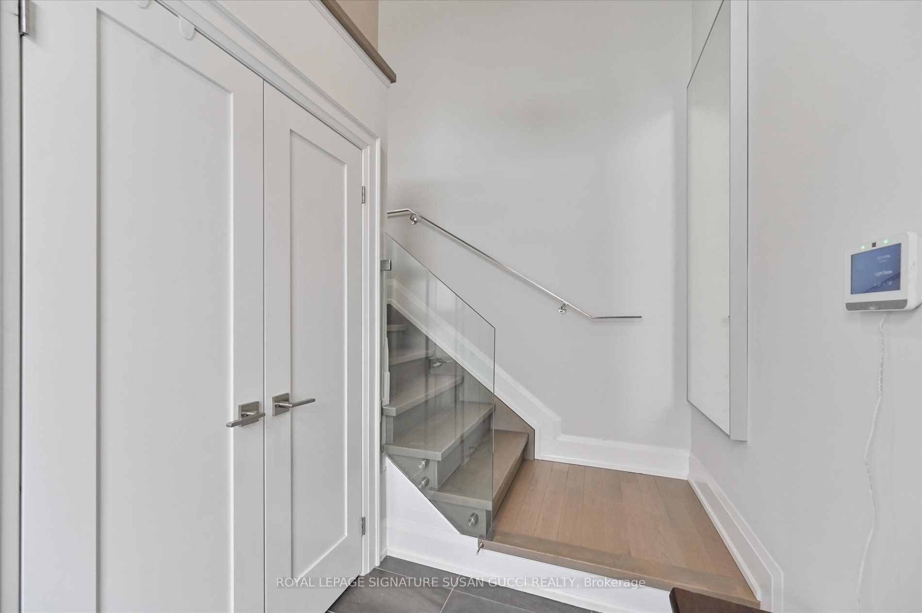 69 Holmstead Avenue, Toronto, ON M4B 1T3 photo 4