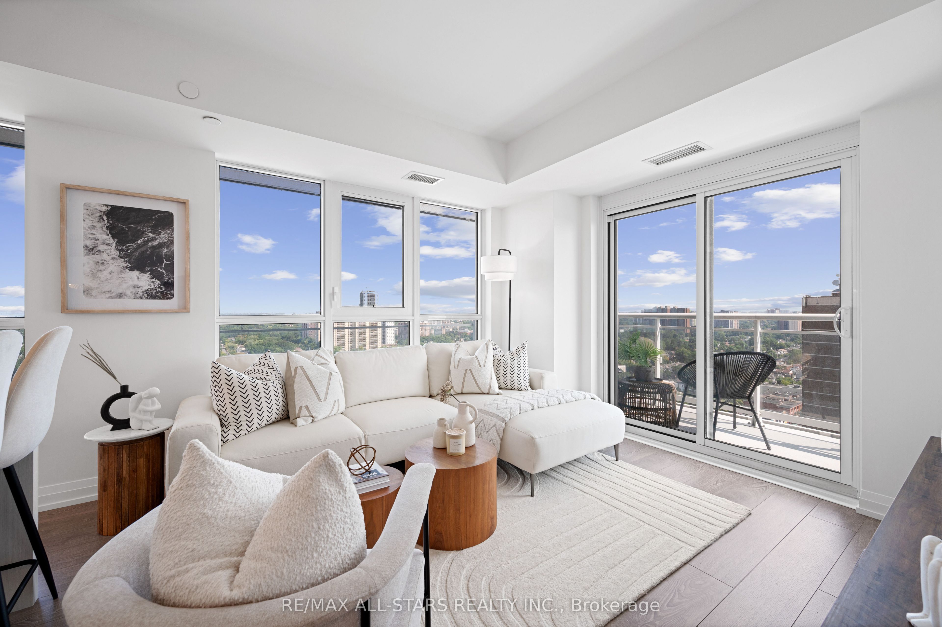286 Main Street 2103, Toronto, ON M4C 0B3