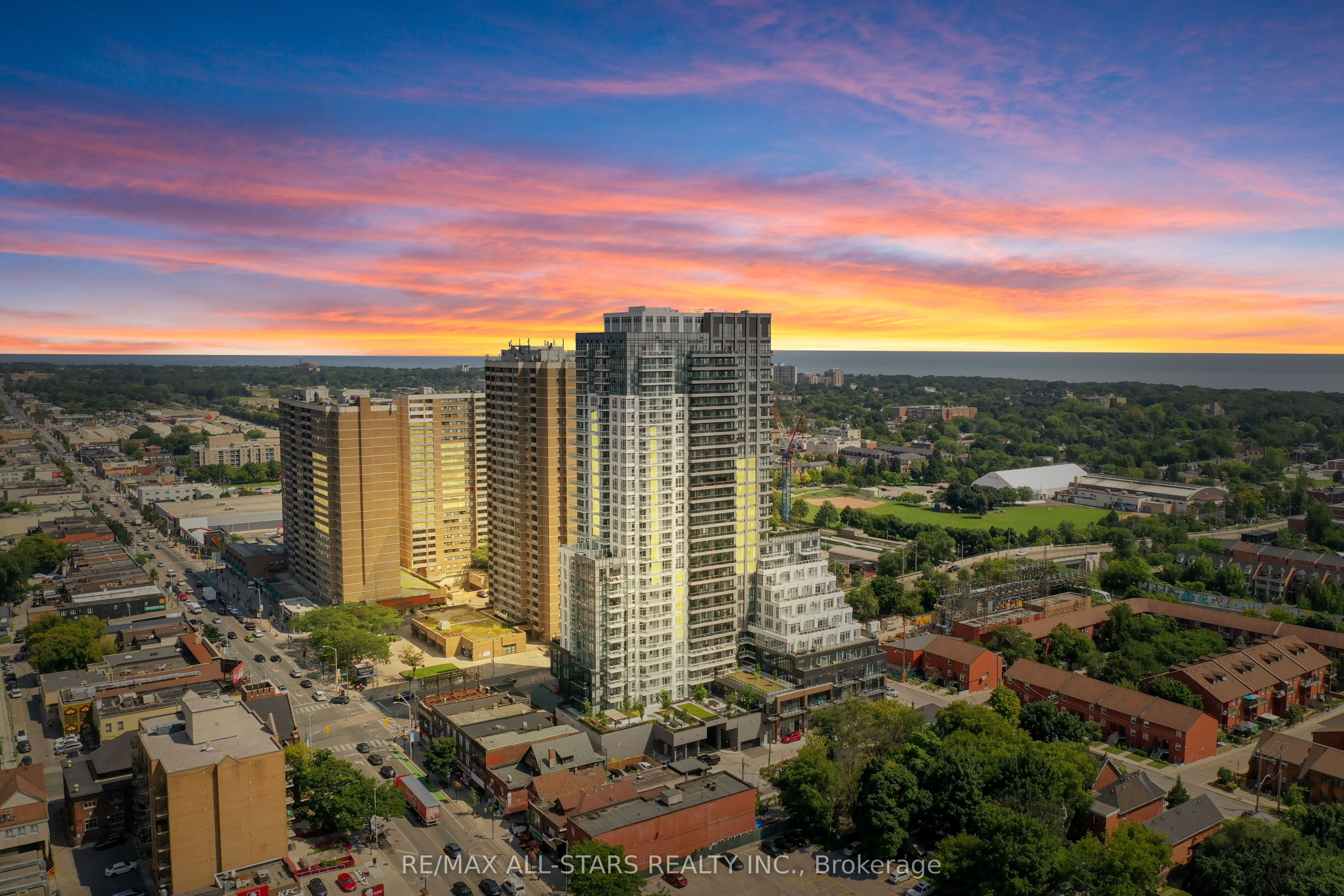 286 Main Street 2103, Toronto, ON M4C 0B3 photo 2