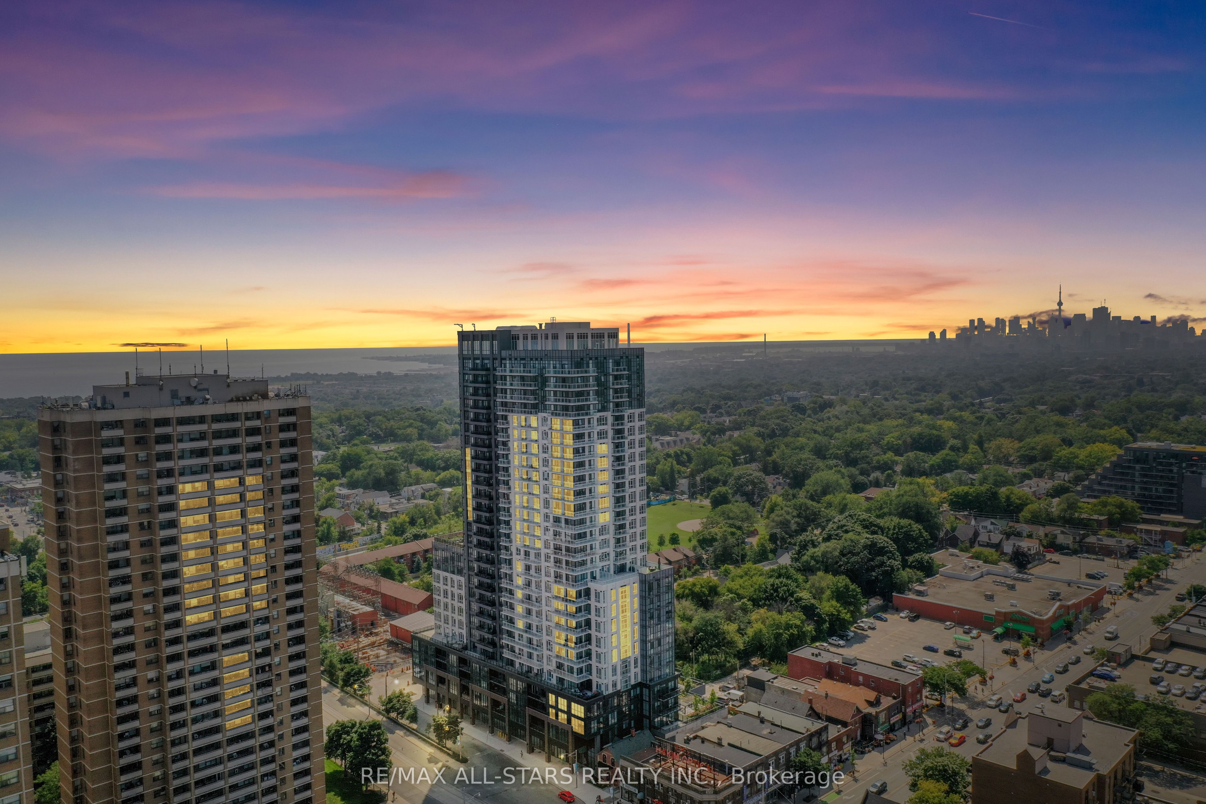 286 Main Street 2103, Toronto, ON M4C 0B3 photo 5