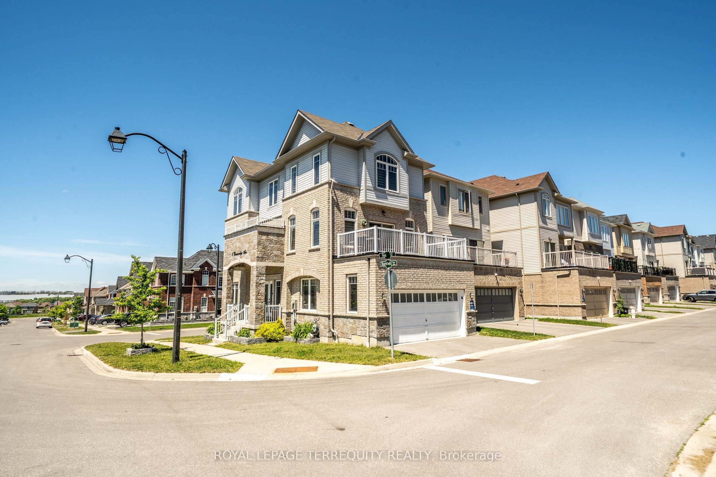 1 Devineridge Avenue, Ajax, ON L1Z 0T3