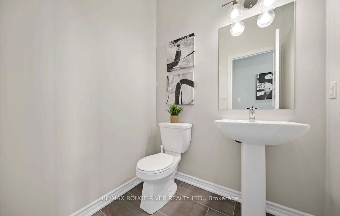 27 Crombie Street, Clarington, ON L1C 4A1 photo 5