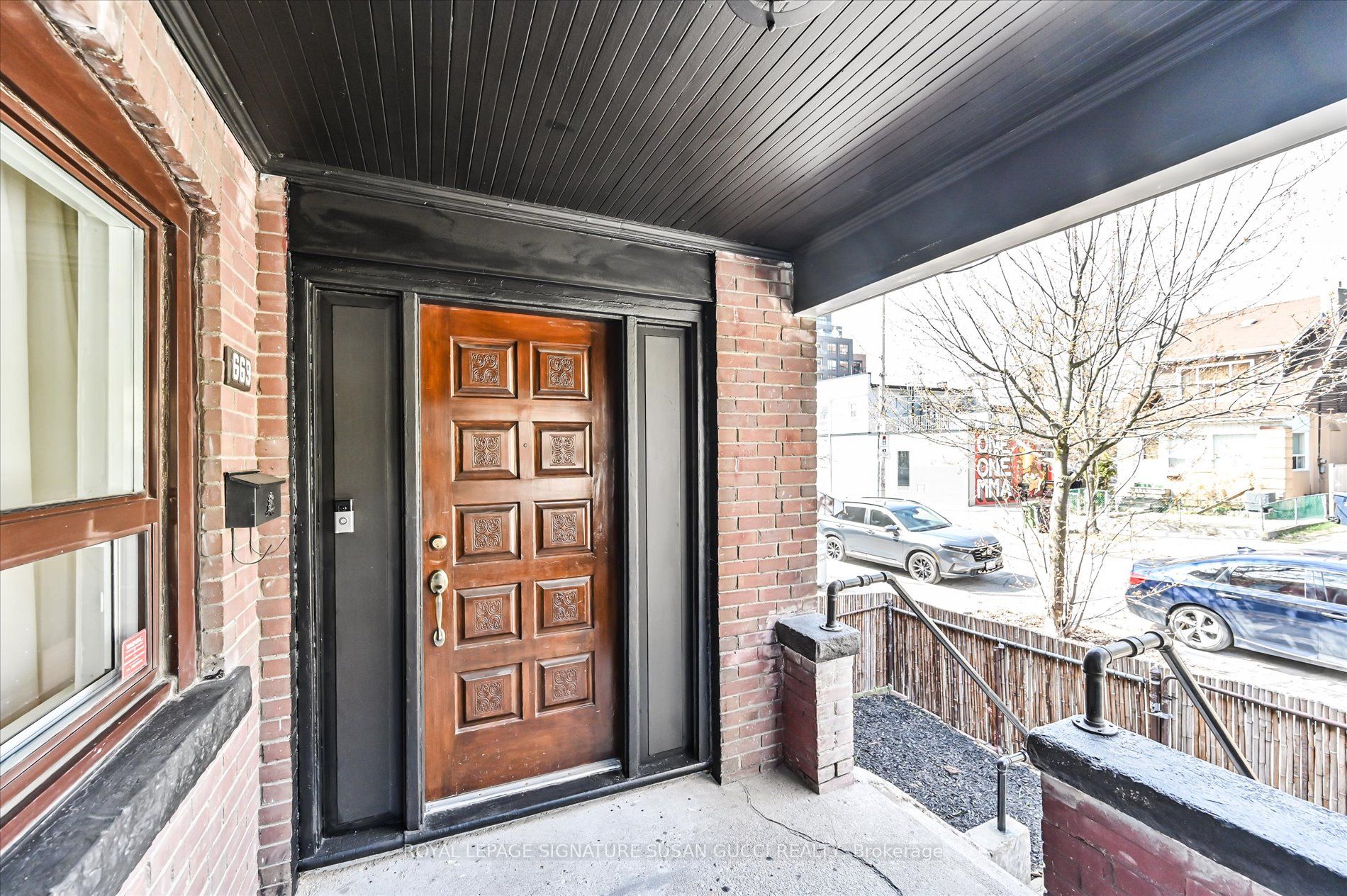 669 Greenwood Avenue, Toronto, ON M4J 4B3 photo 2