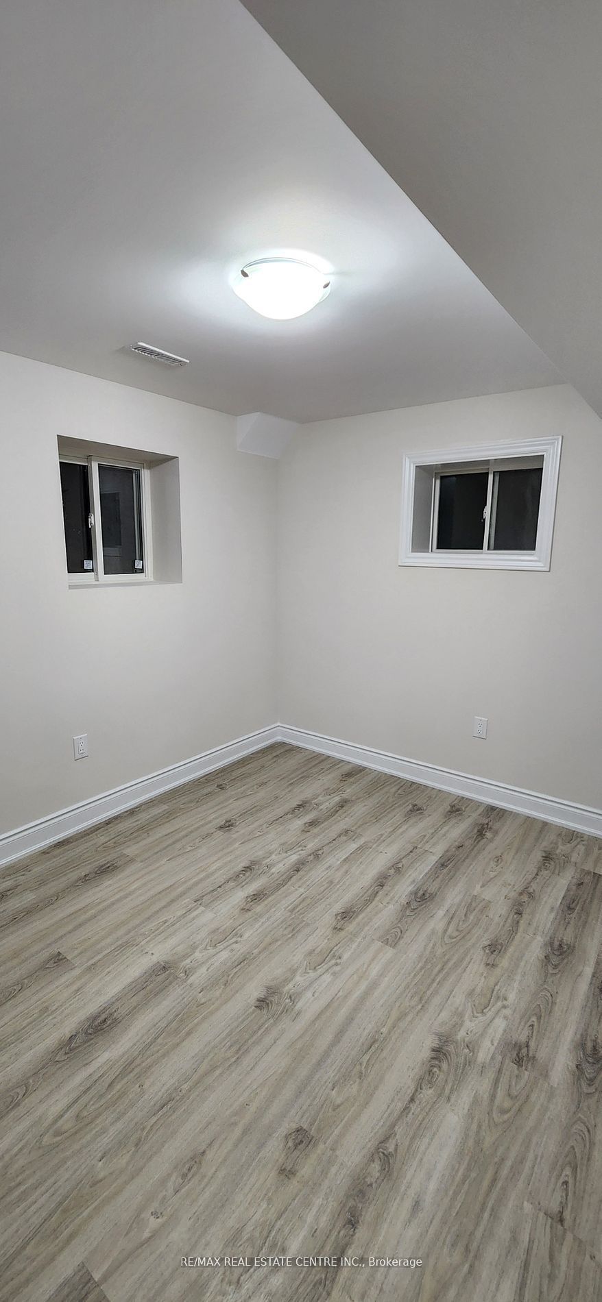 15 Dagwell Crescent basement, Ajax, ON L1T 3M8 photo 4
