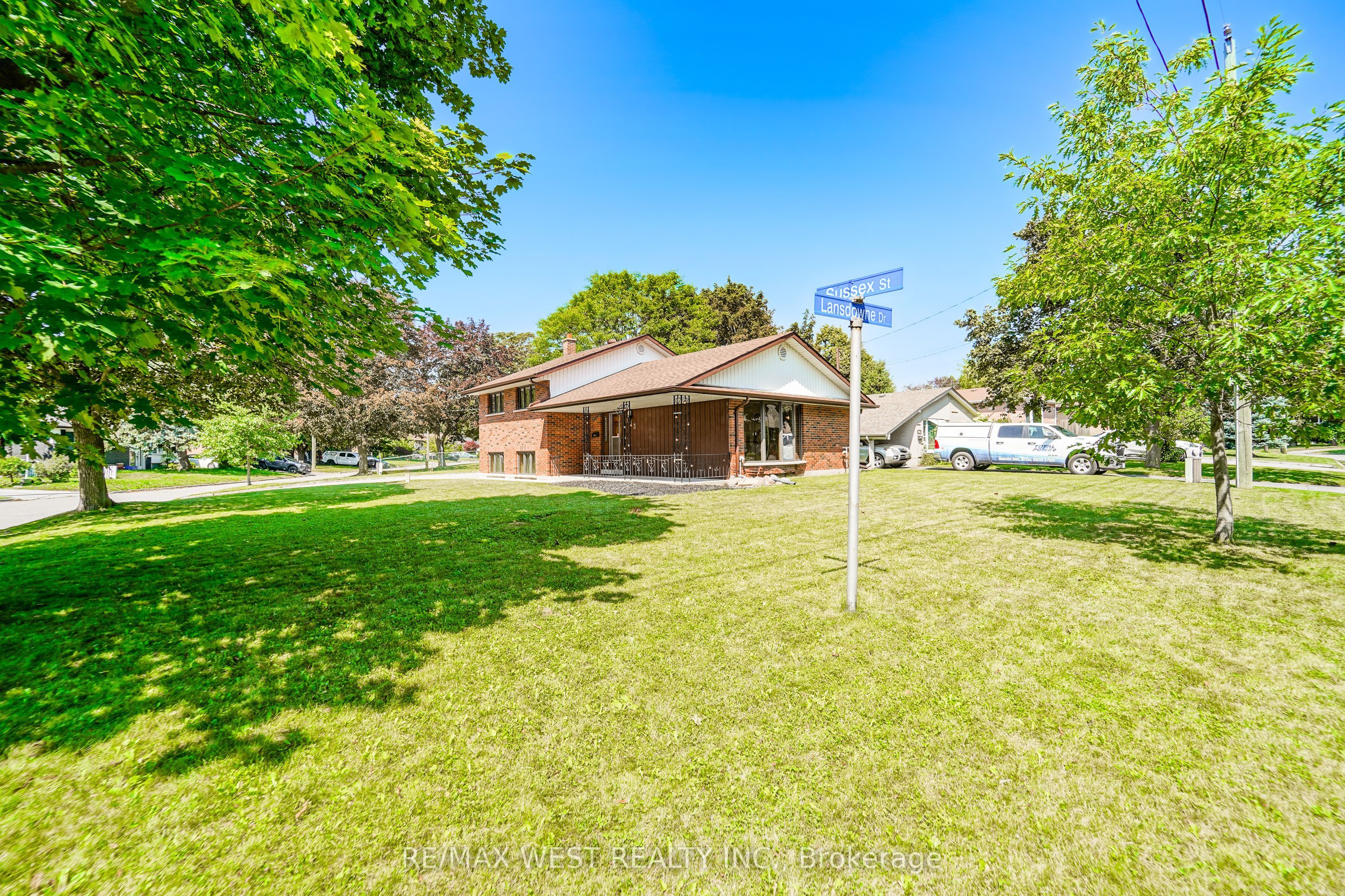133 Sussex Street, Oshawa, ON L1G 1W1 photo 5