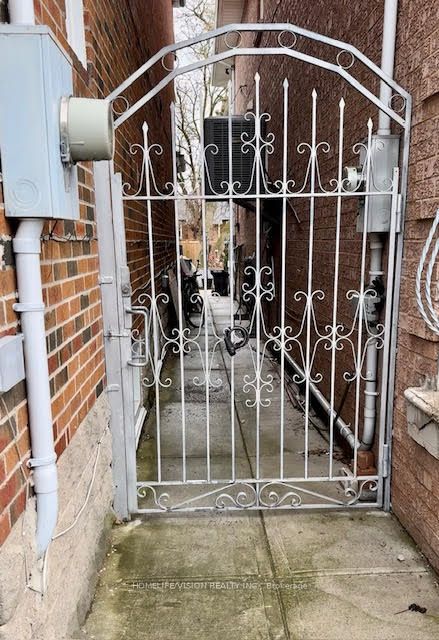 245 Floyd Avenue bsmt, Toronto, ON M4J 2J2 photo 2