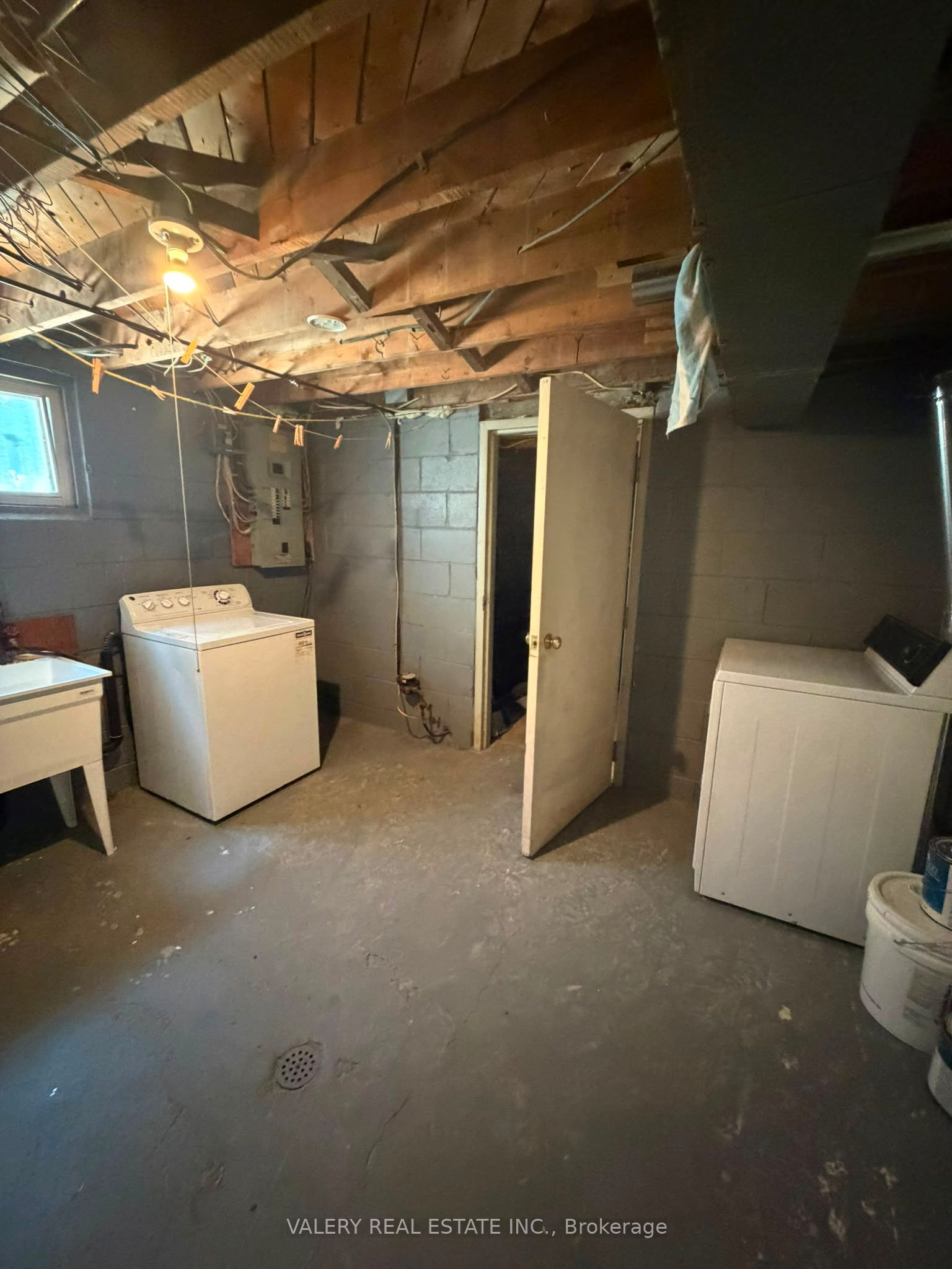 425 Livingston Road N, Toronto, ON M1E 1M5 photo 2