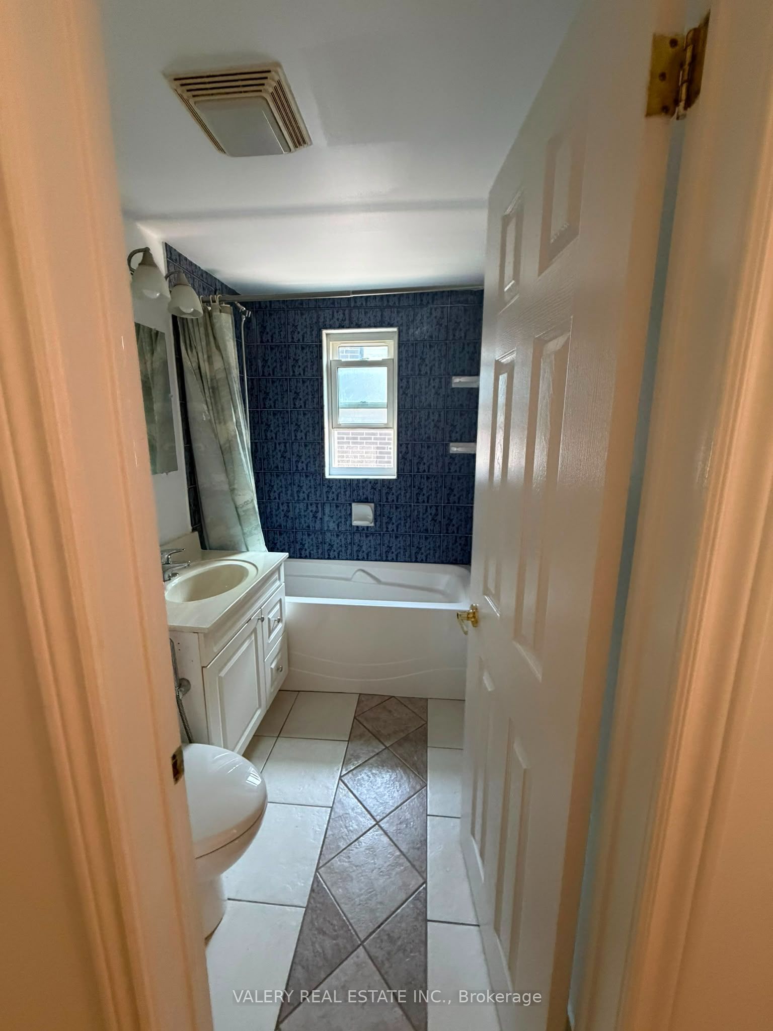 425 Livingston Road N, Toronto, ON M1E 1M5 photo 3