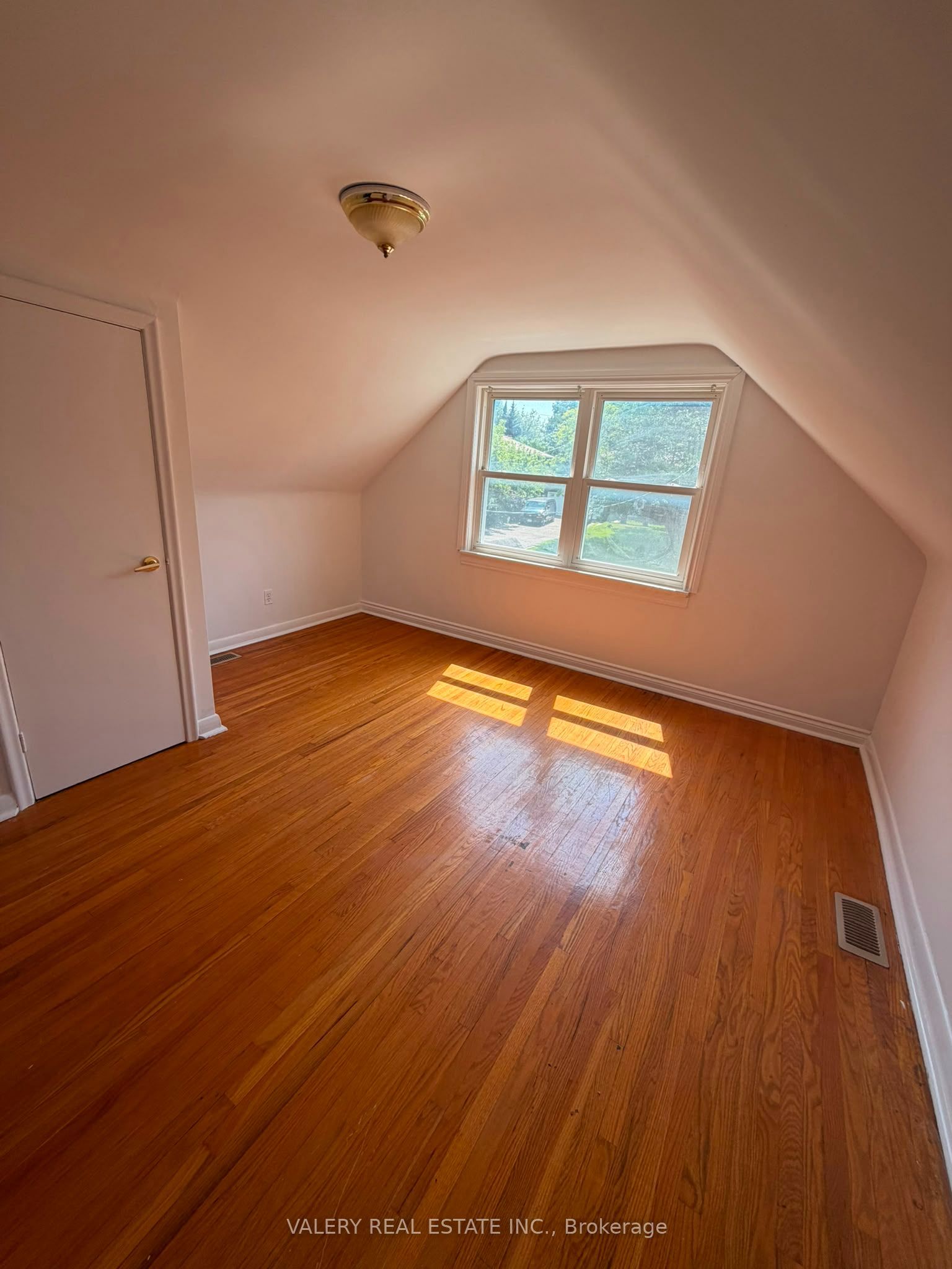 425 Livingston Road N, Toronto, ON M1E 1M5 photo 4