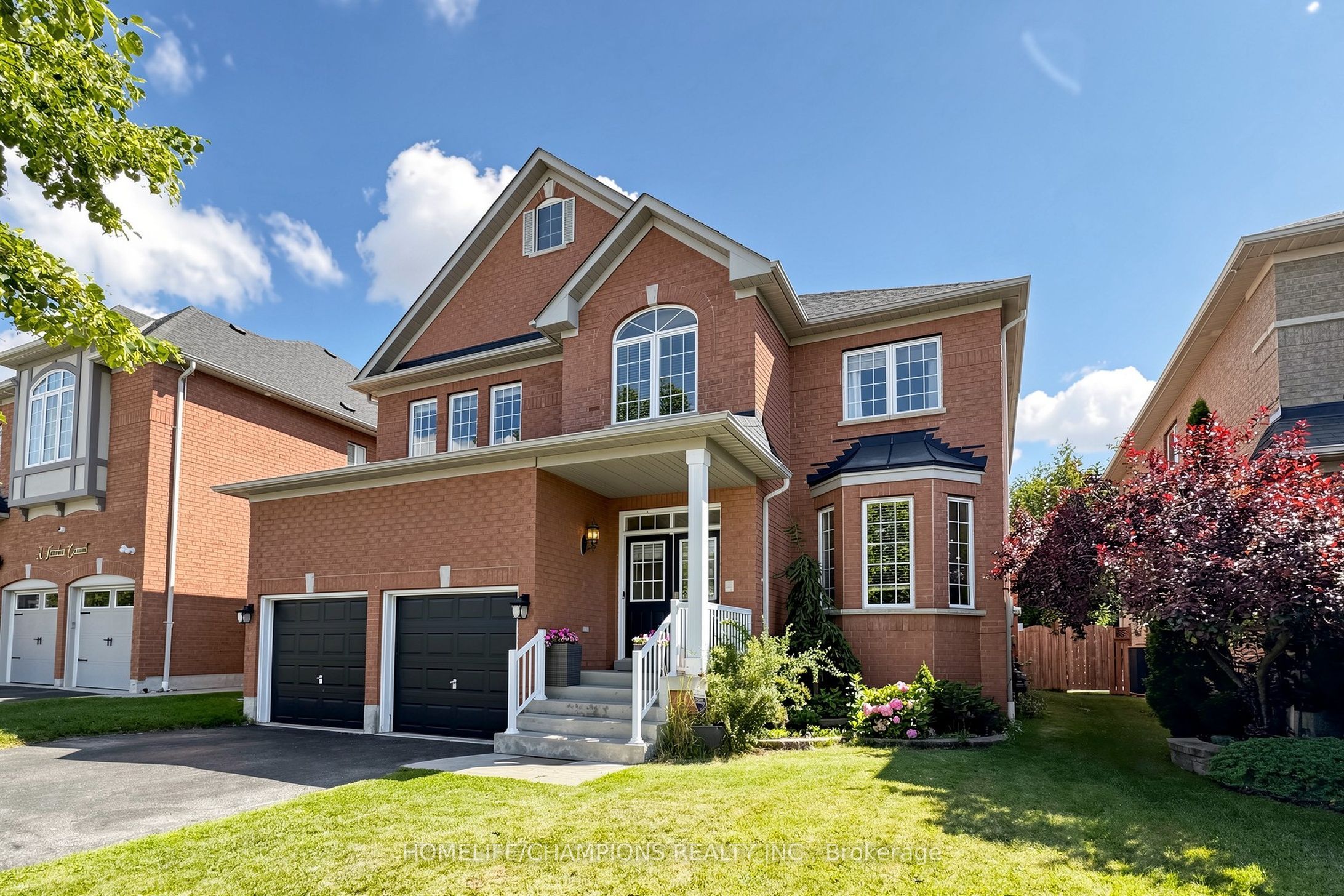 19 Tweedie Crescent, Whitby, ON L1P 1X4