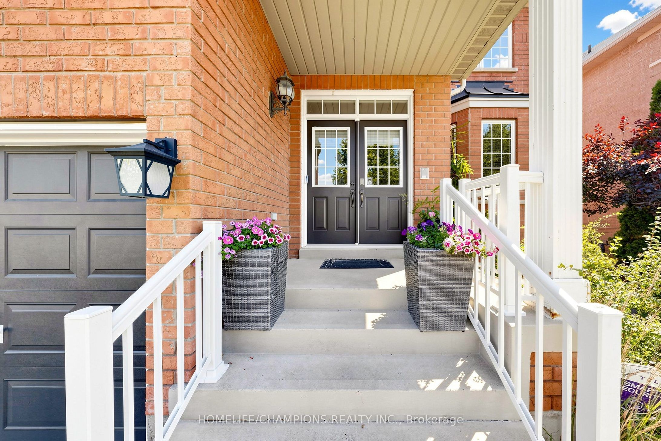 19 Tweedie Crescent, Whitby, ON L1P 1X4 photo 4