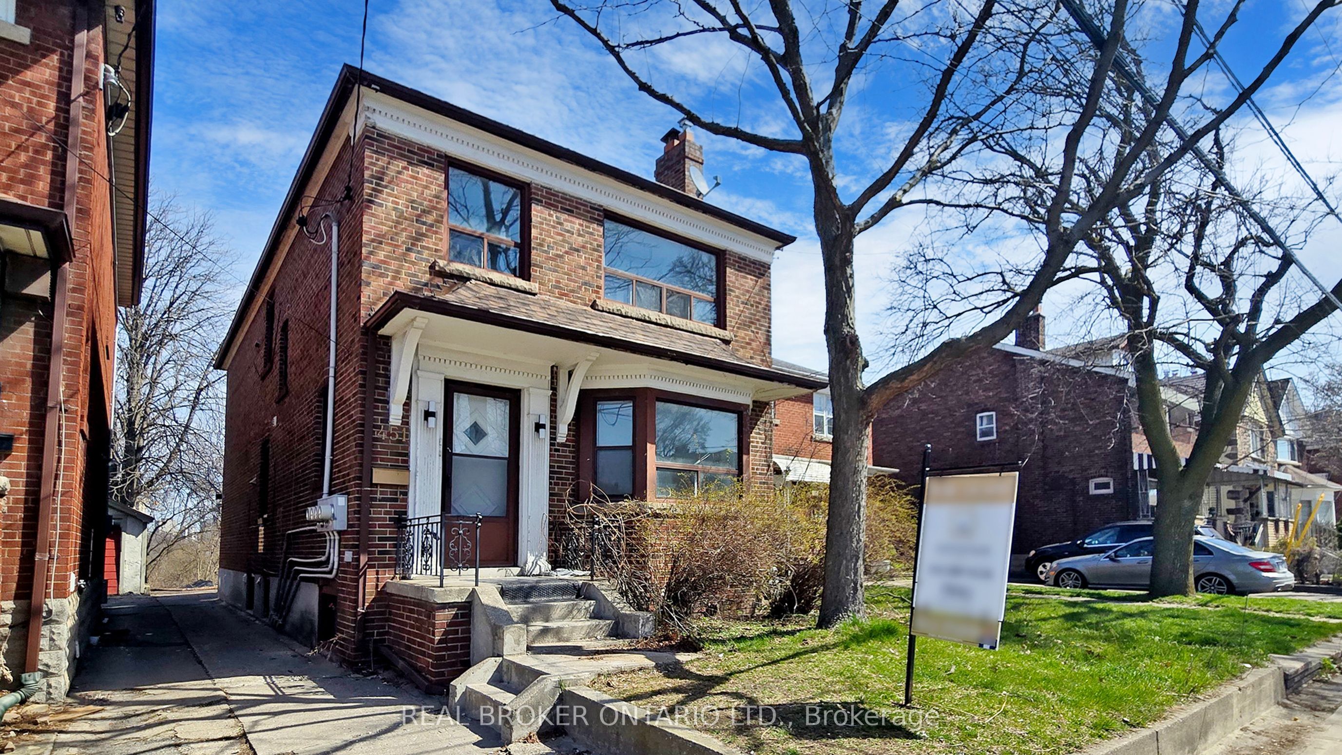 451 Donlands Avenue Main, Toronto, ON M4J 3S4 photo 2