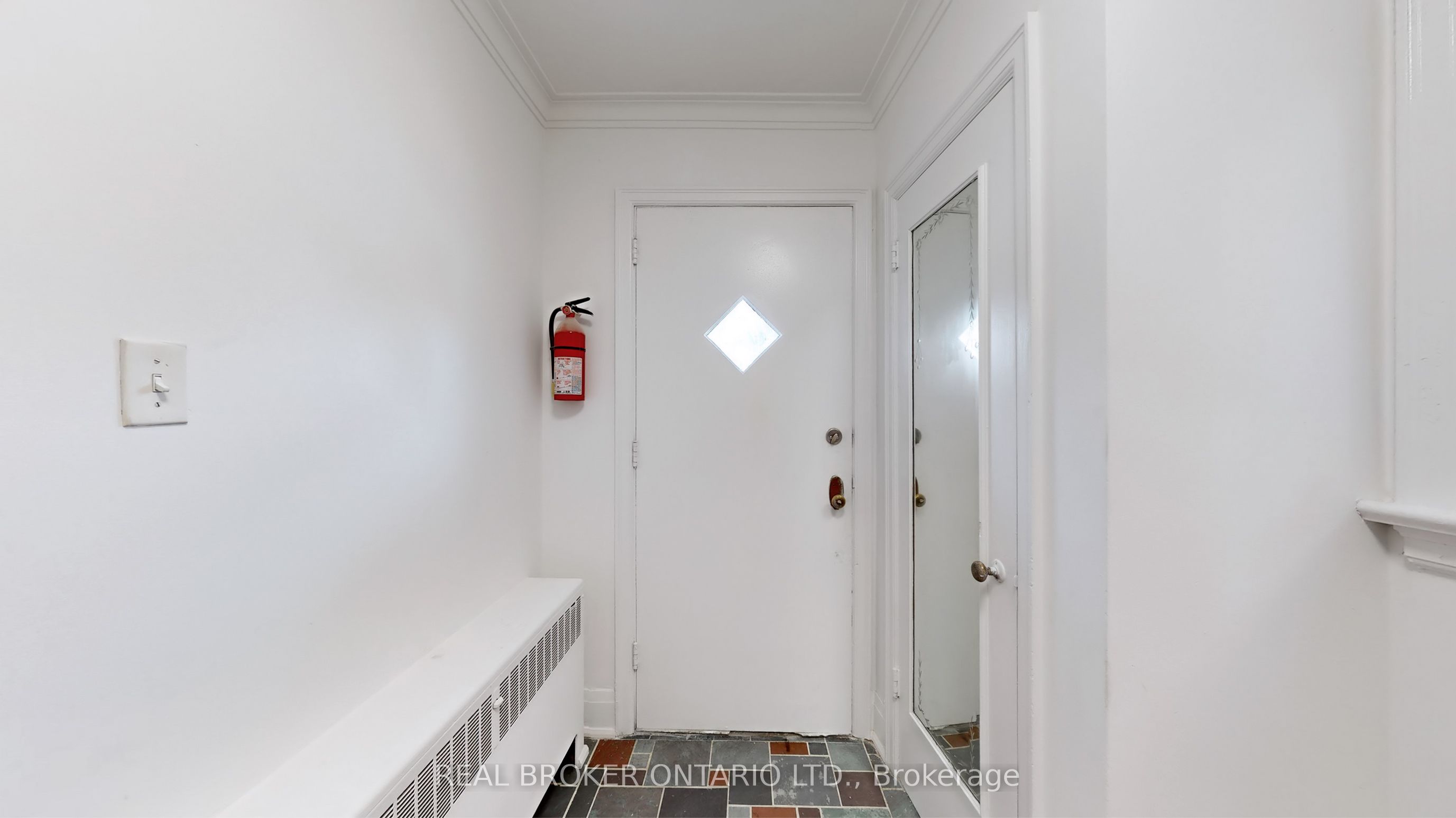 451 Donlands Avenue Main, Toronto, ON M4J 3S4 photo 3
