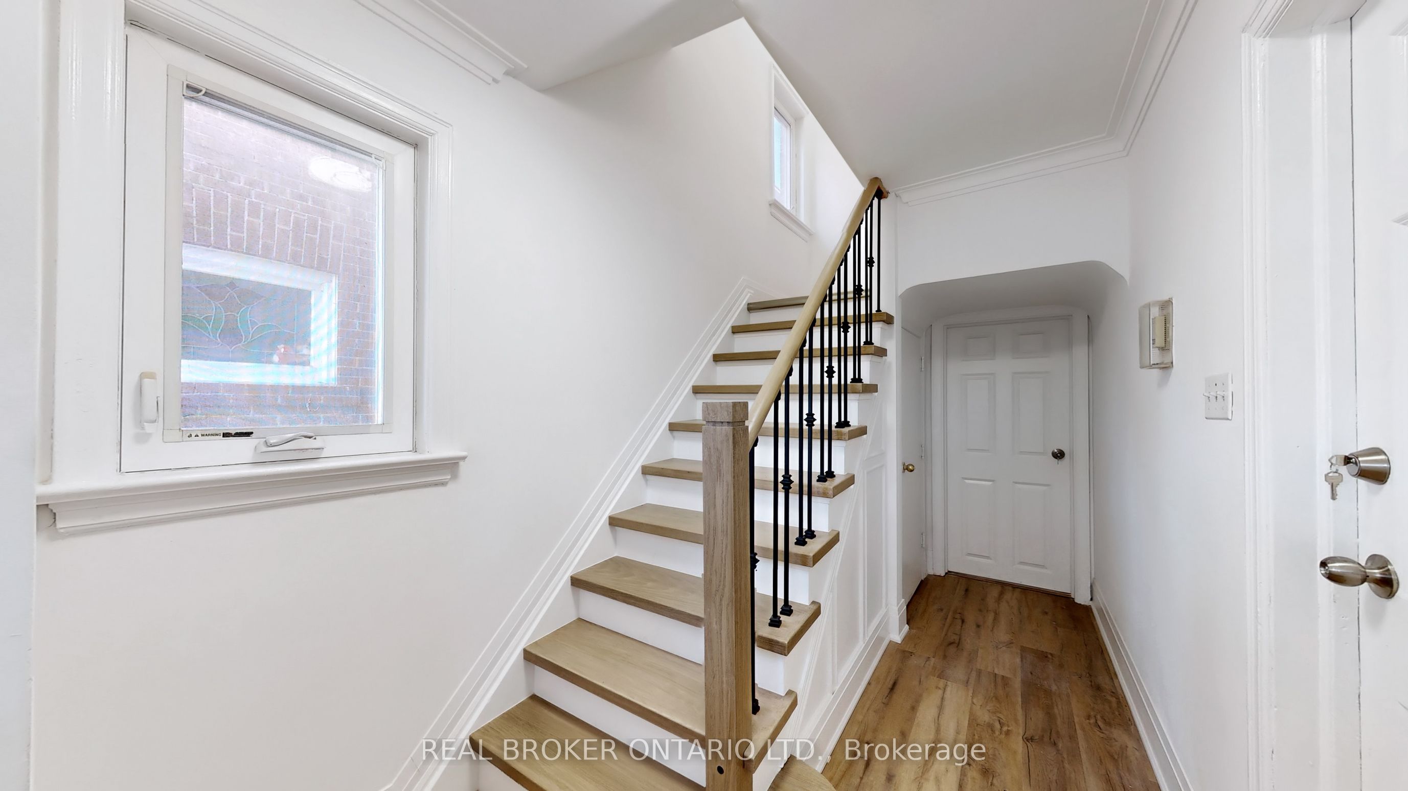 451 Donlands Avenue Main, Toronto, ON M4J 3S4 photo 4