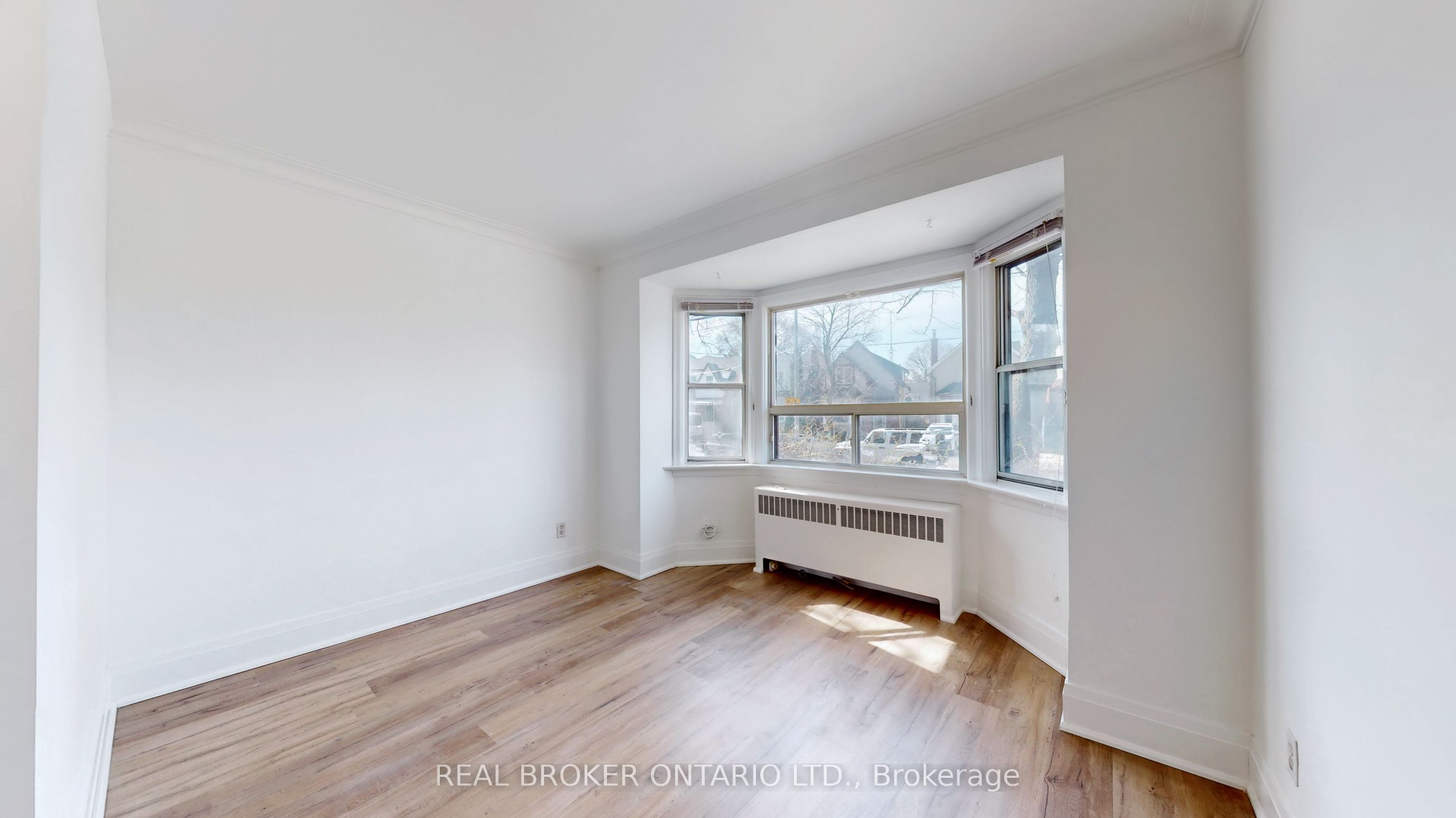 451 Donlands Avenue Main, Toronto, ON M4J 3S4 photo 5