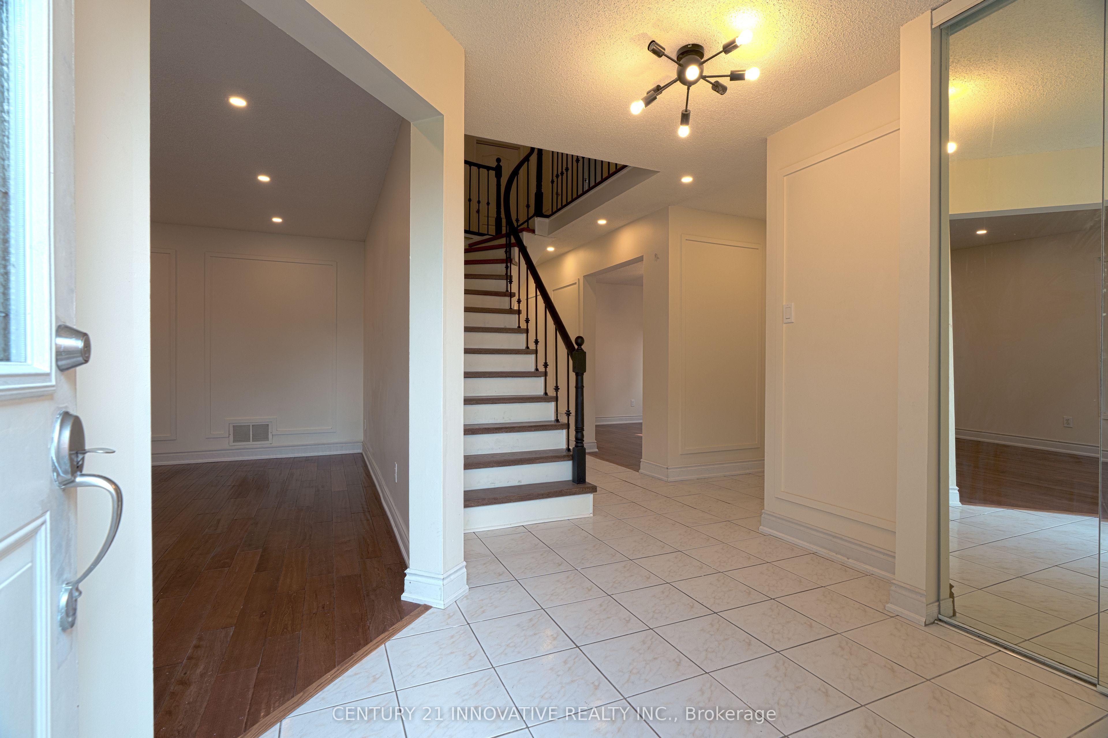 35 Magill Drive, Ajax, ON L1T 3H7 photo 4