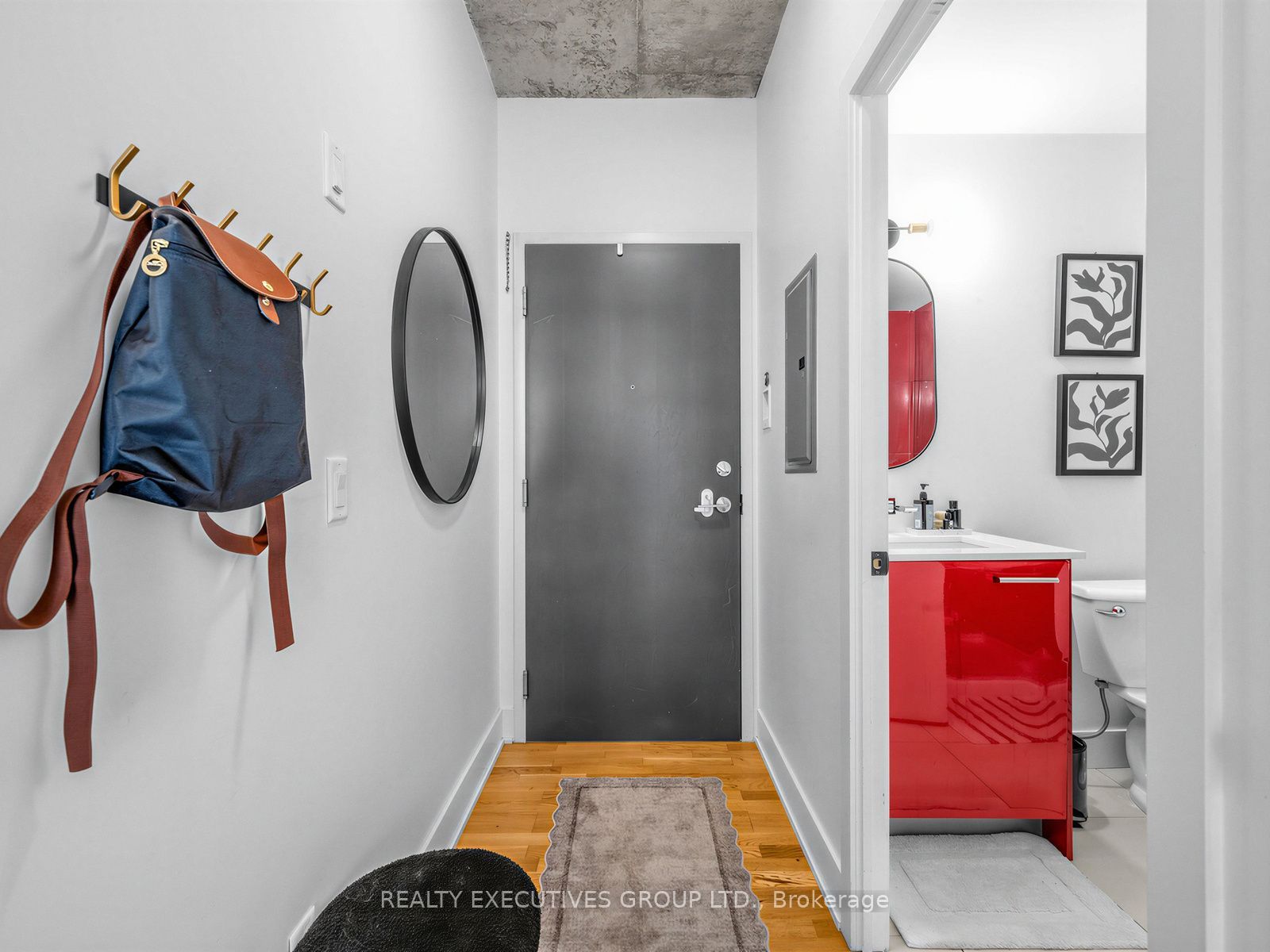 630 Queen Street E 510, Toronto, ON M4M 1G3 photo 2