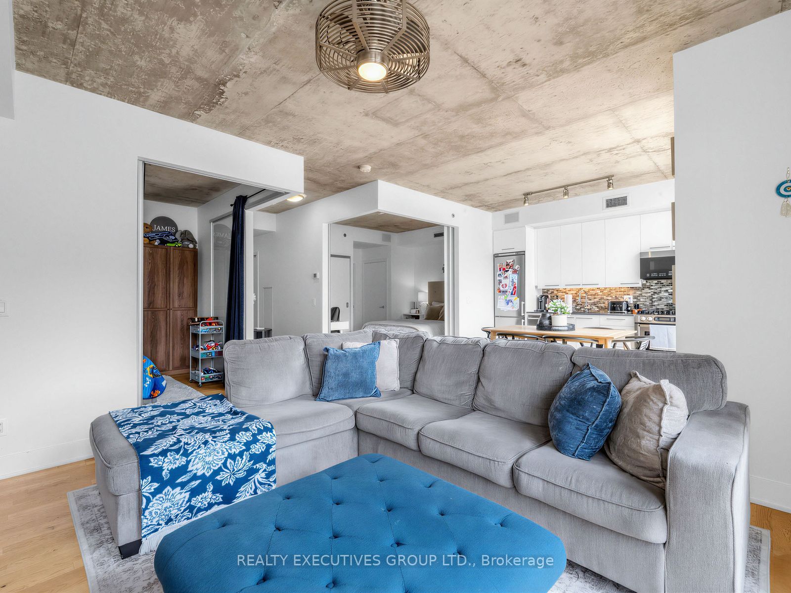 630 Queen Street E 510, Toronto, ON M4M 1G3 photo 4