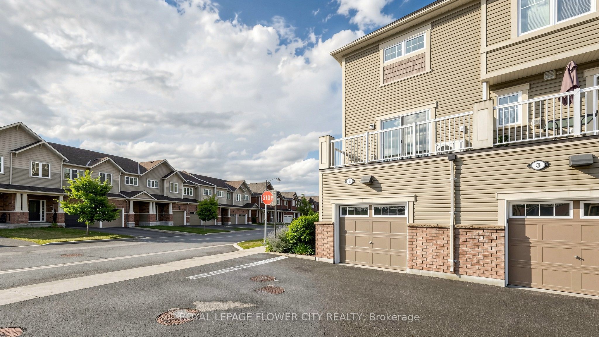 2500 Hill Rise Court 2, Oshawa, ON L1L 0M6 photo 3