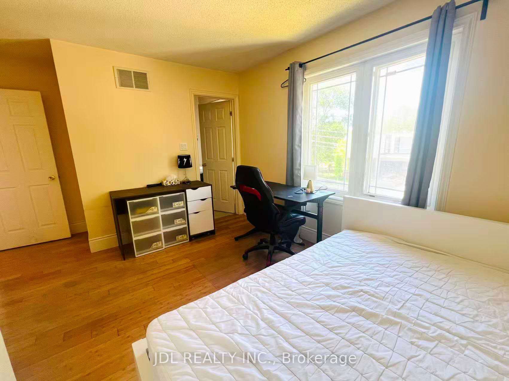 29 Bobmar Road, Toronto, ON M1C 1C8 photo 2
