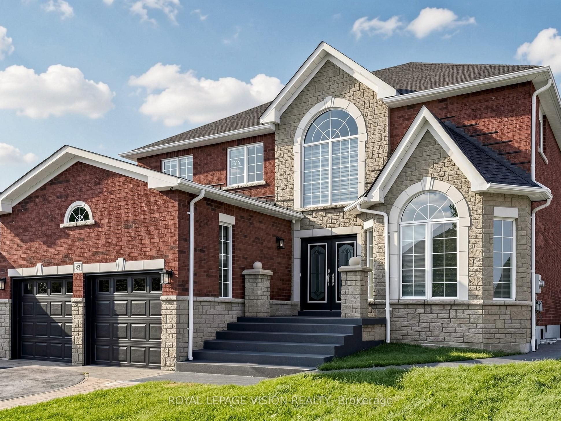 43 Mac Carl Crescent, Whitby, ON L1R 2T6 photo 2
