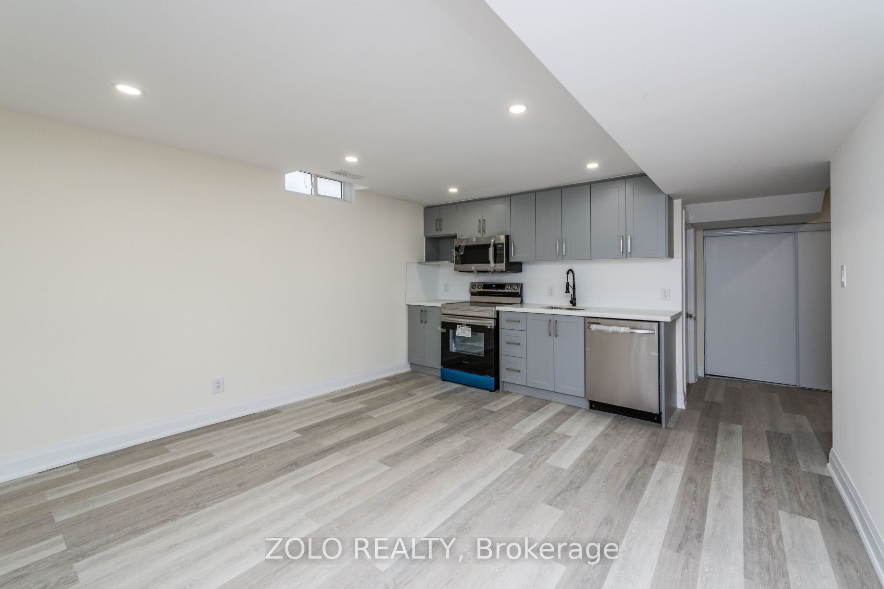 10 Blackwell Avenue Lower, Toronto, ON M1B 1C8 photo 4