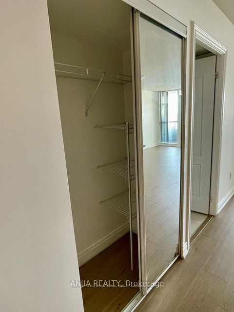 60 Brian Harrison Way 1010, Toronto, ON M1P 5J5