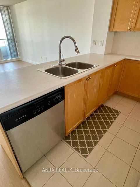 60 Brian Harrison Way 1010, Toronto, ON M1P 5J5 photo 3