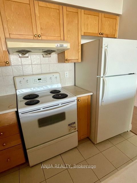 60 Brian Harrison Way 1010, Toronto, ON M1P 5J5 photo 4